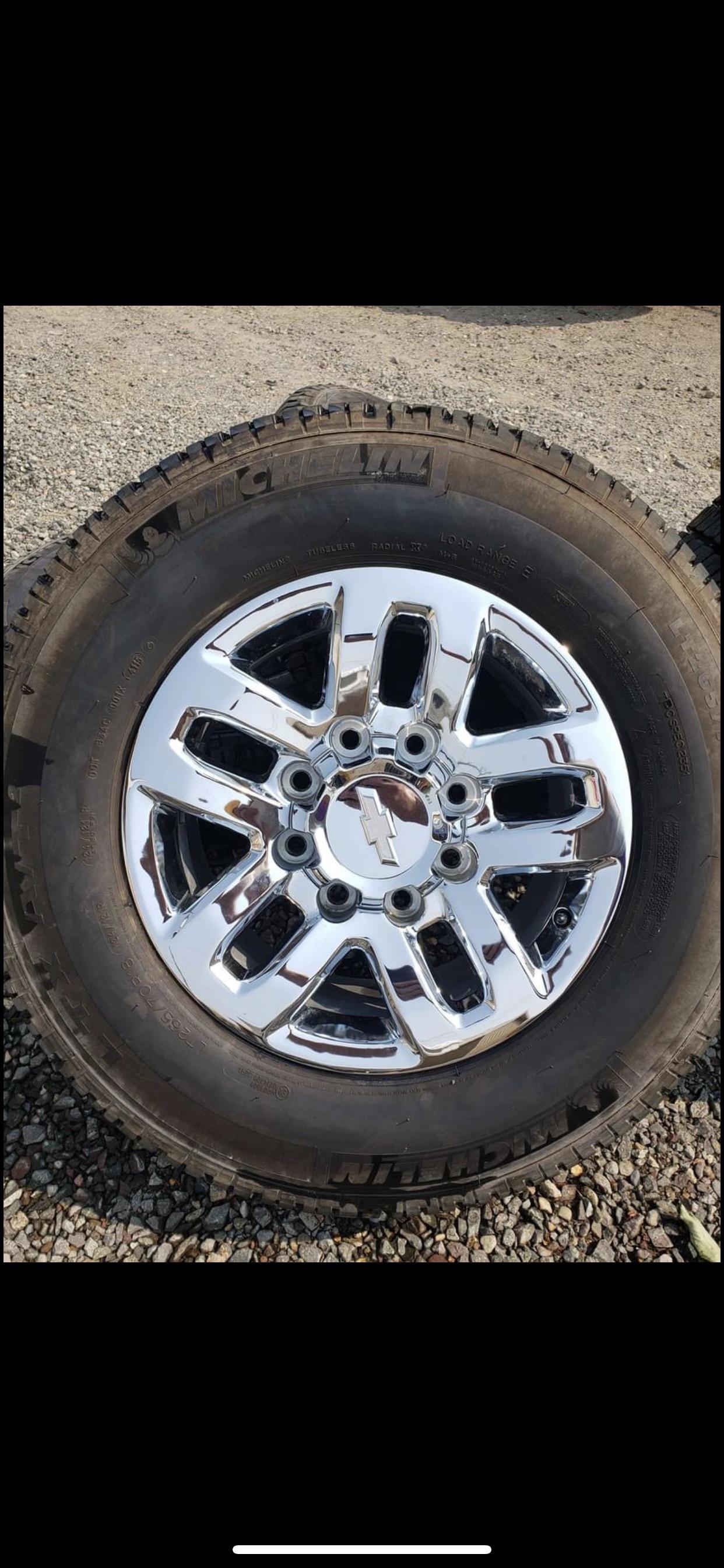 Anyone Have These Kind Of Rims on a 20032006 Chevy 2500?? I’m Most