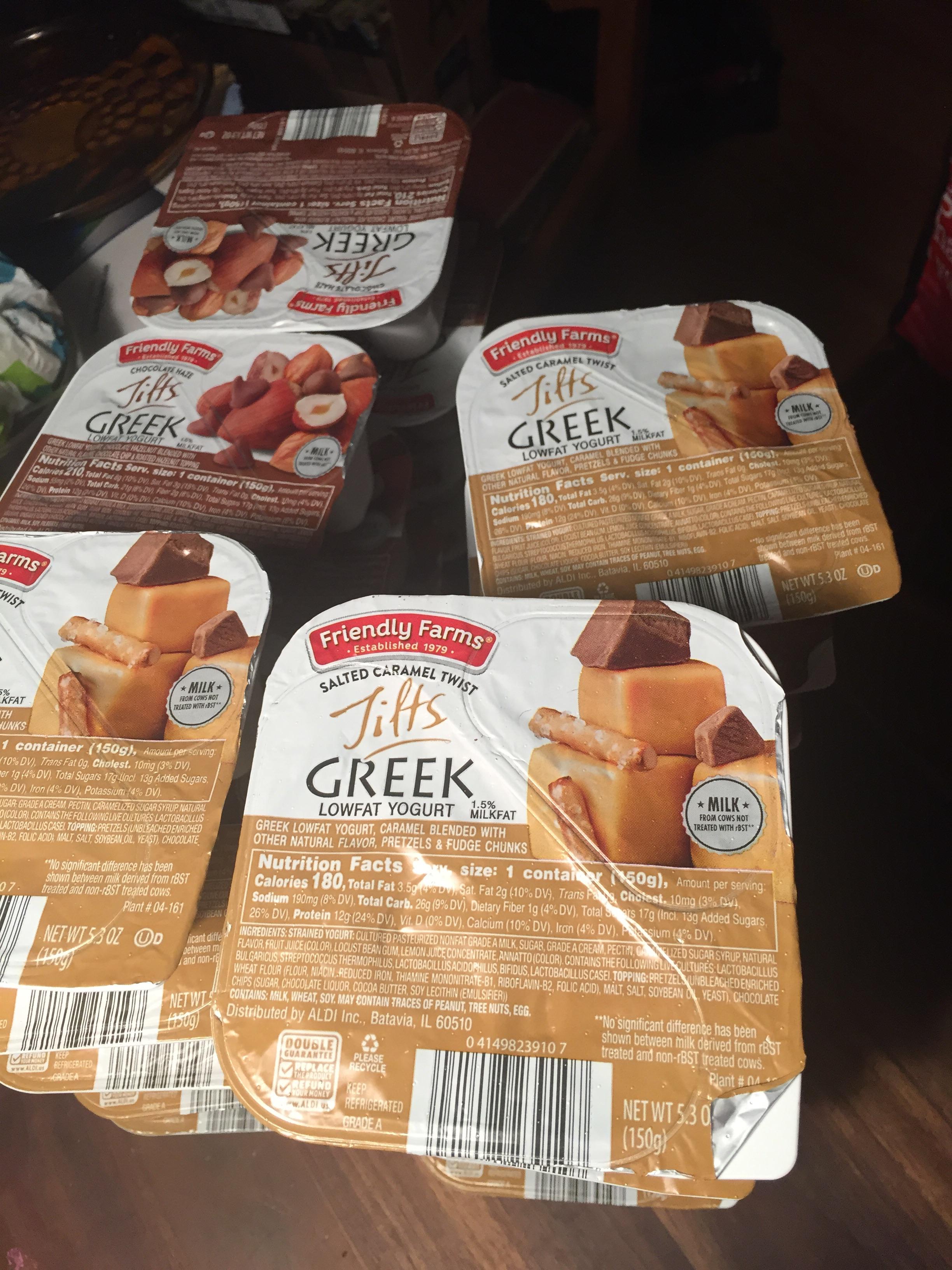 22 Greek yogurt with toppings snack packs! r/DumpsterDiving