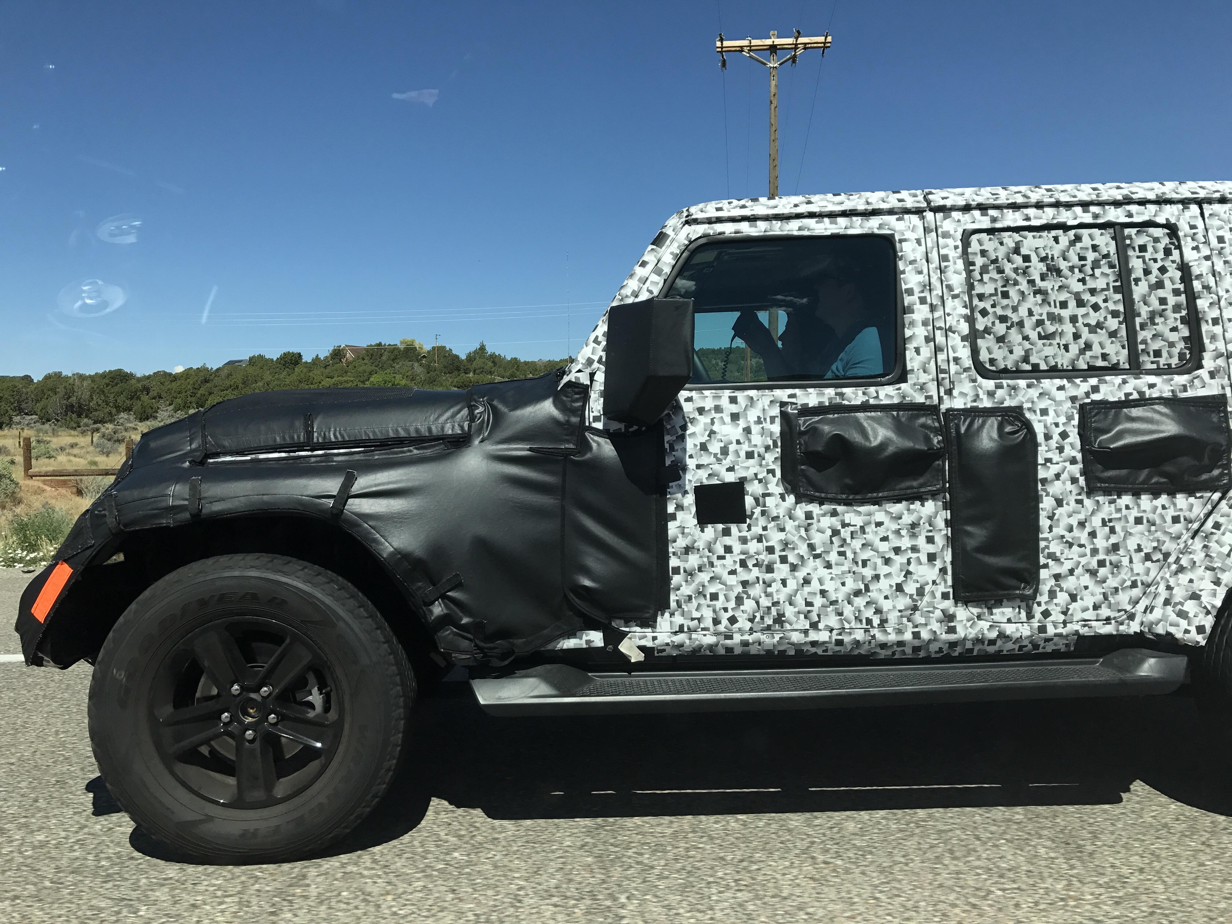 Saw This Driving Down the Highway. Shhhh. r/Jeep