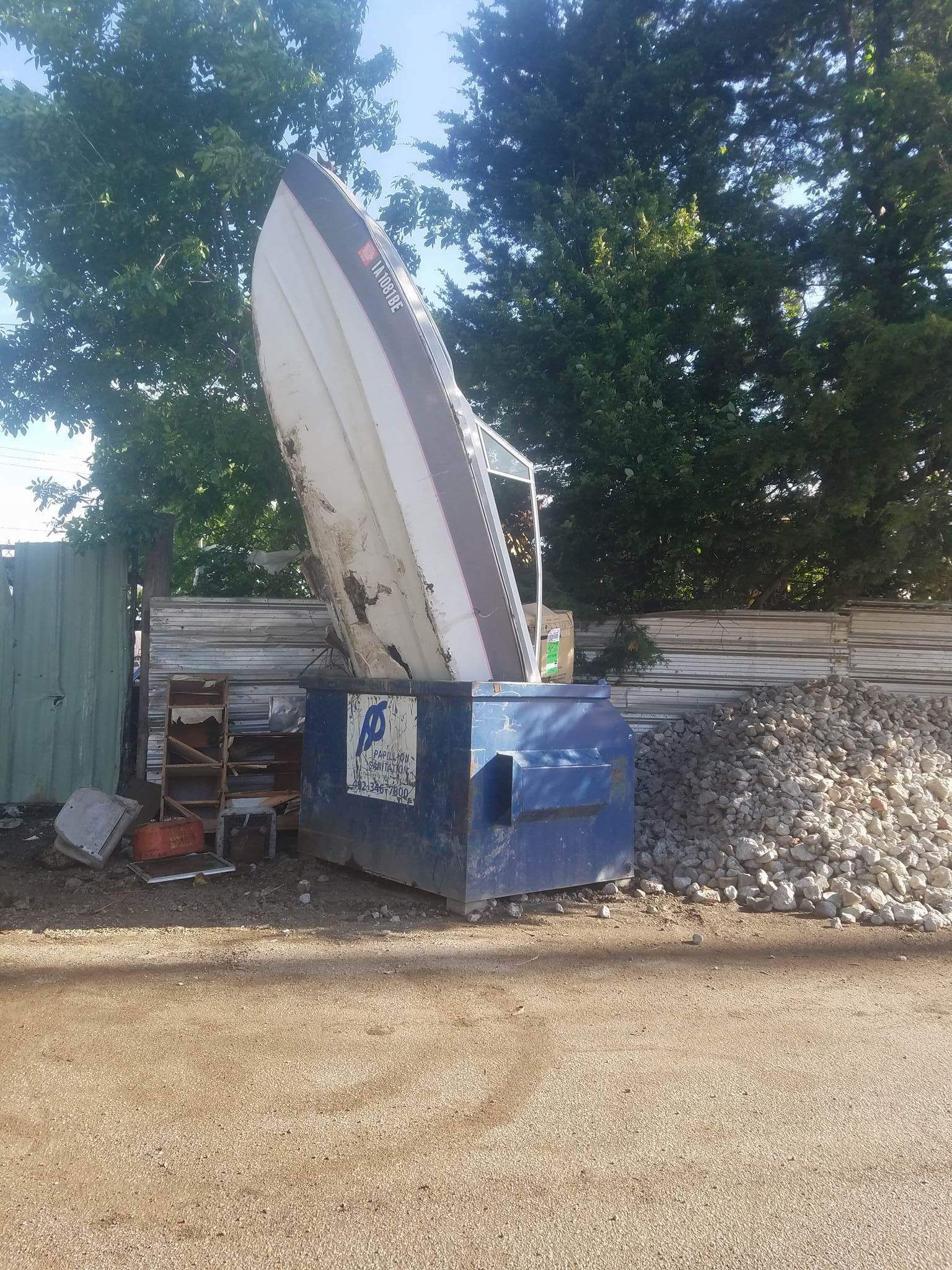 rm rf / r/ProgrammerHumor