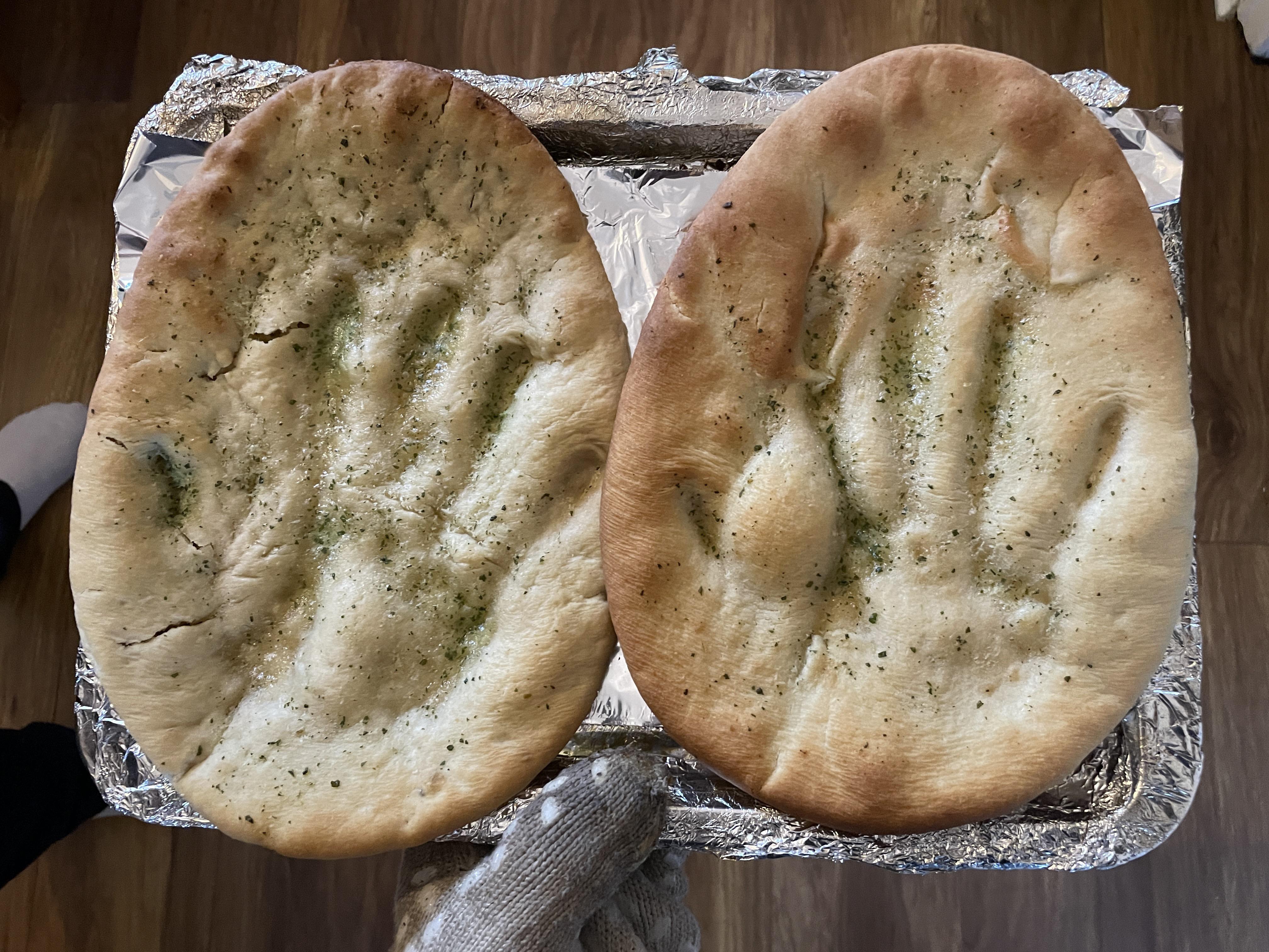 Just cooked two slices of LIDL garlic bread in the oven and you can see