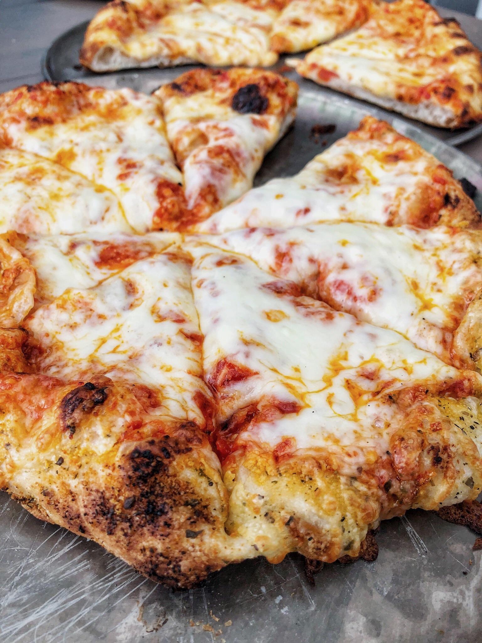 Classic cheese Homemade dough, with parm and garlic butter crust. r/Pizza