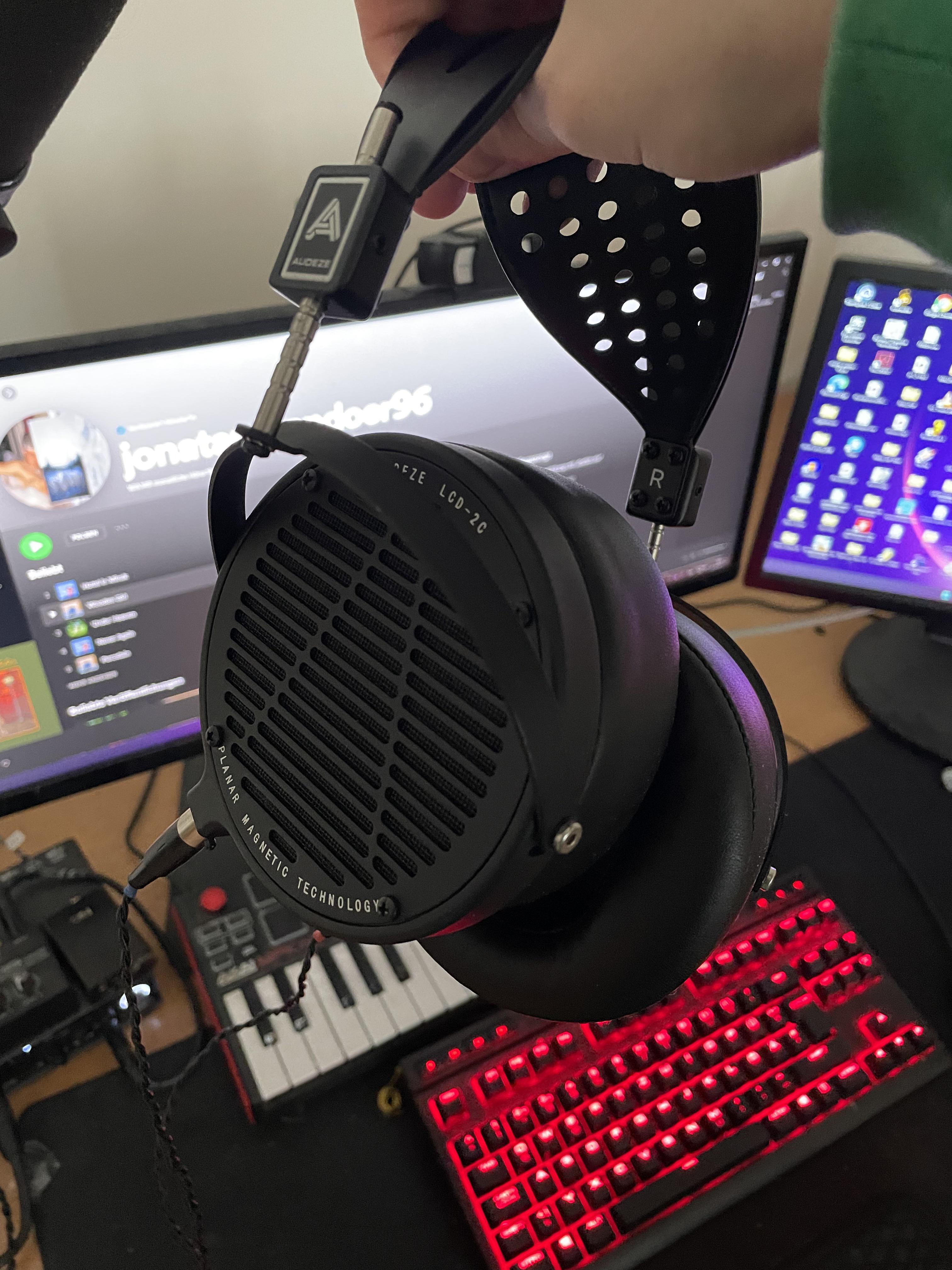 Finally got my dream headphones! Wanted a pair of Audezes for years now