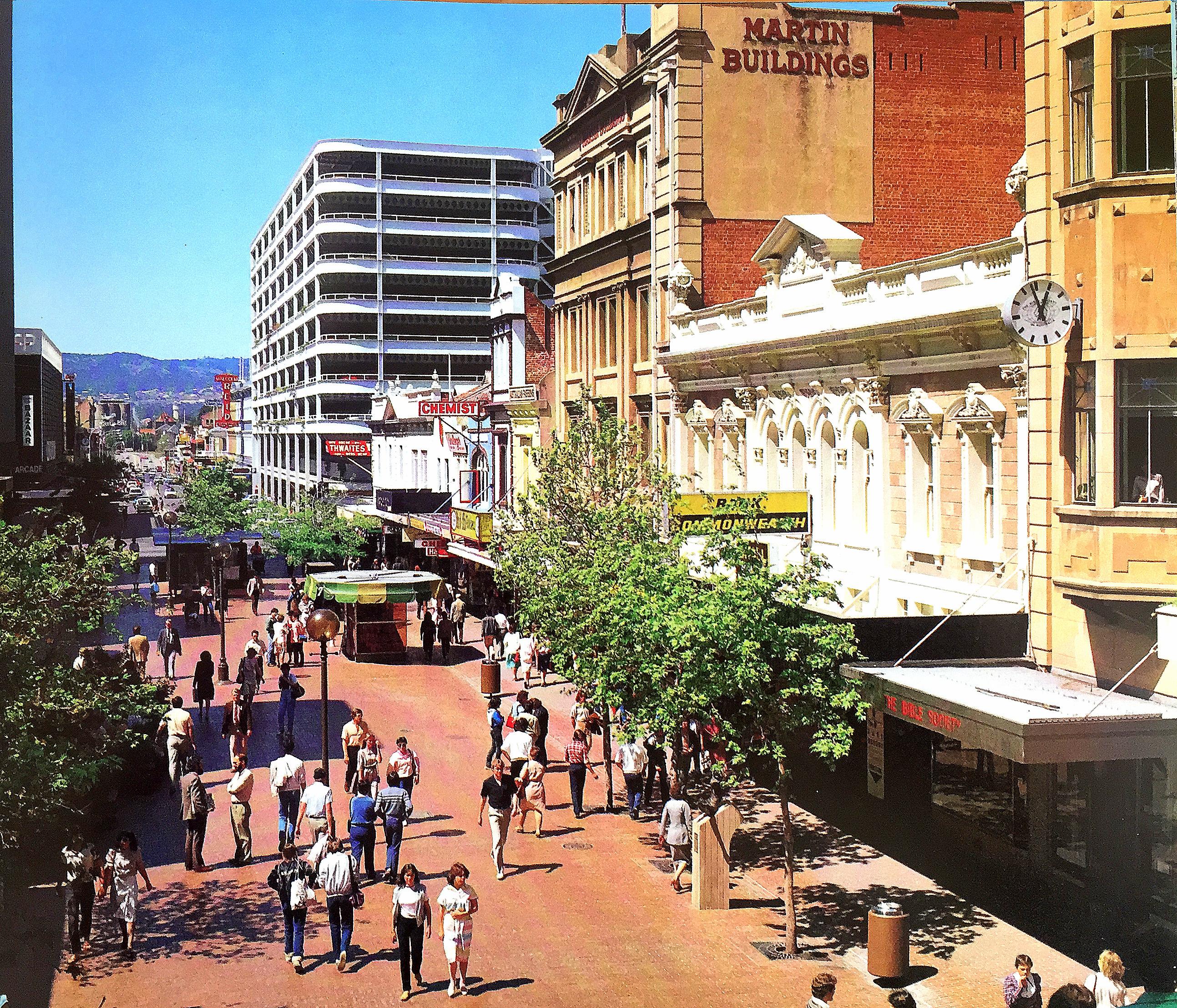 Rundle Mall in 1984 (Photo 1 of 3) r/Adelaide