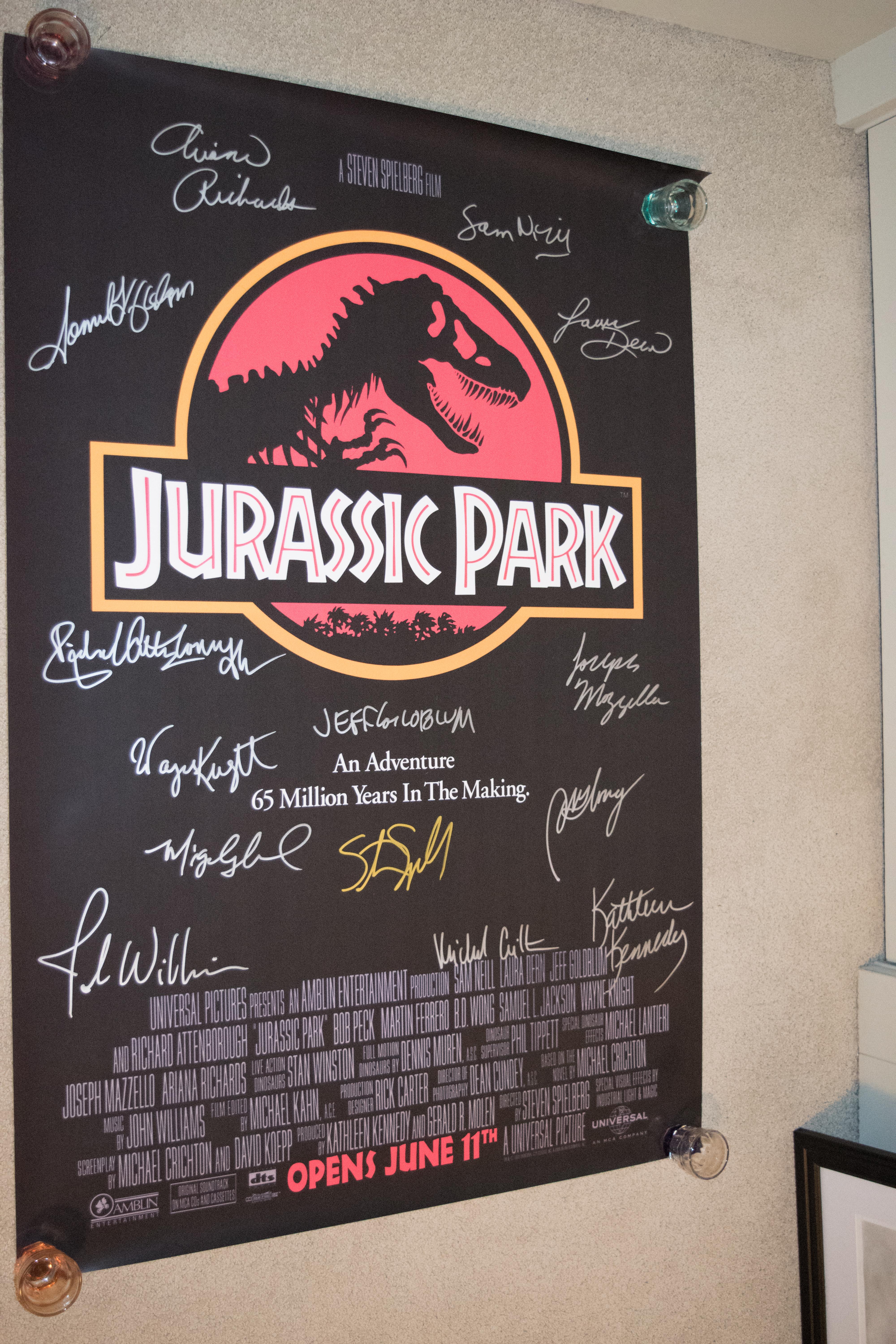 Jurassic Park cast signed poster fake? r/Autographs