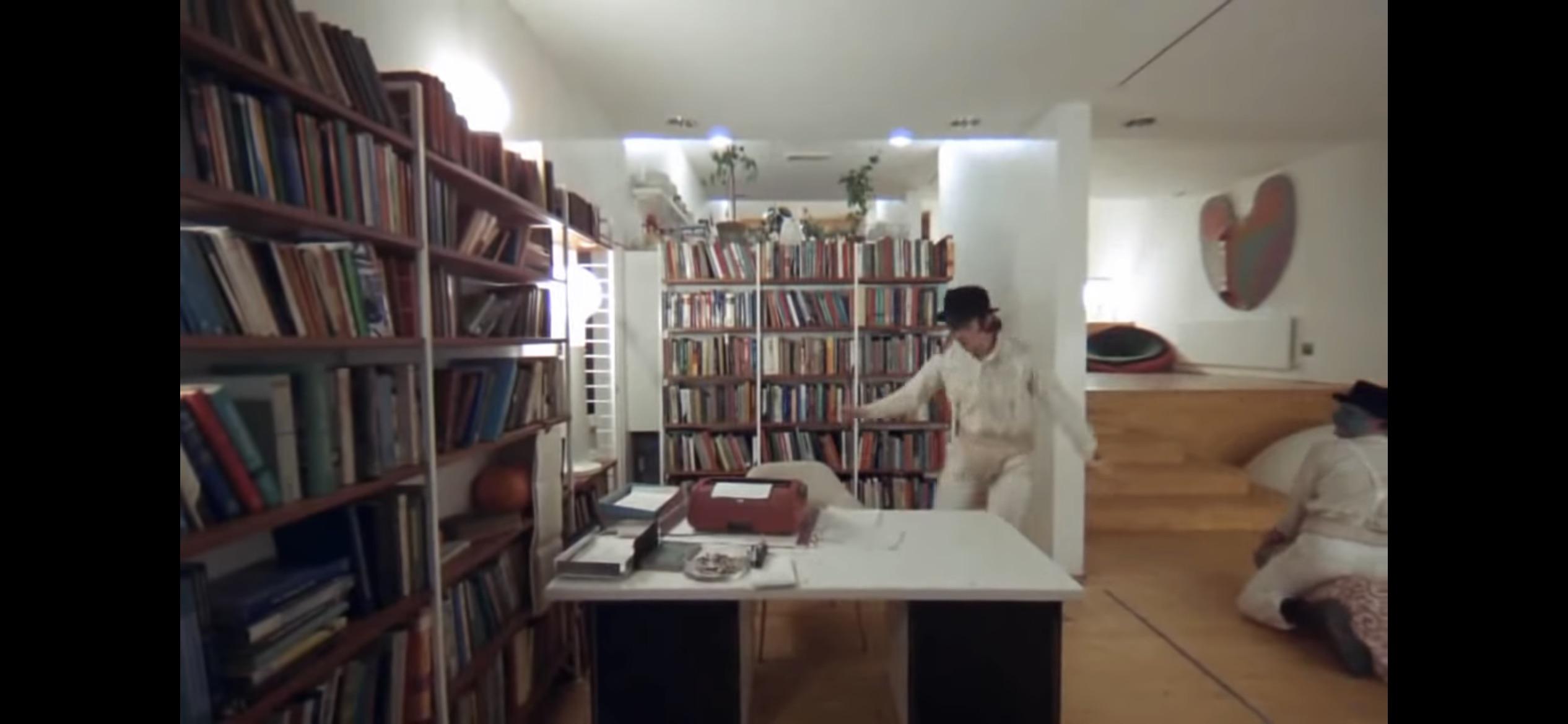 Could anyone help me find a kind bookshelf similar to this one in the