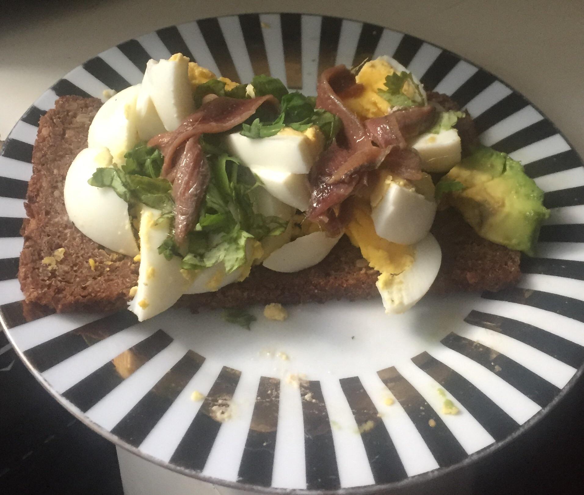 Eggs/Avo w Lime Juice Cilantro and Anchovies on Toast ) r/15minutefood