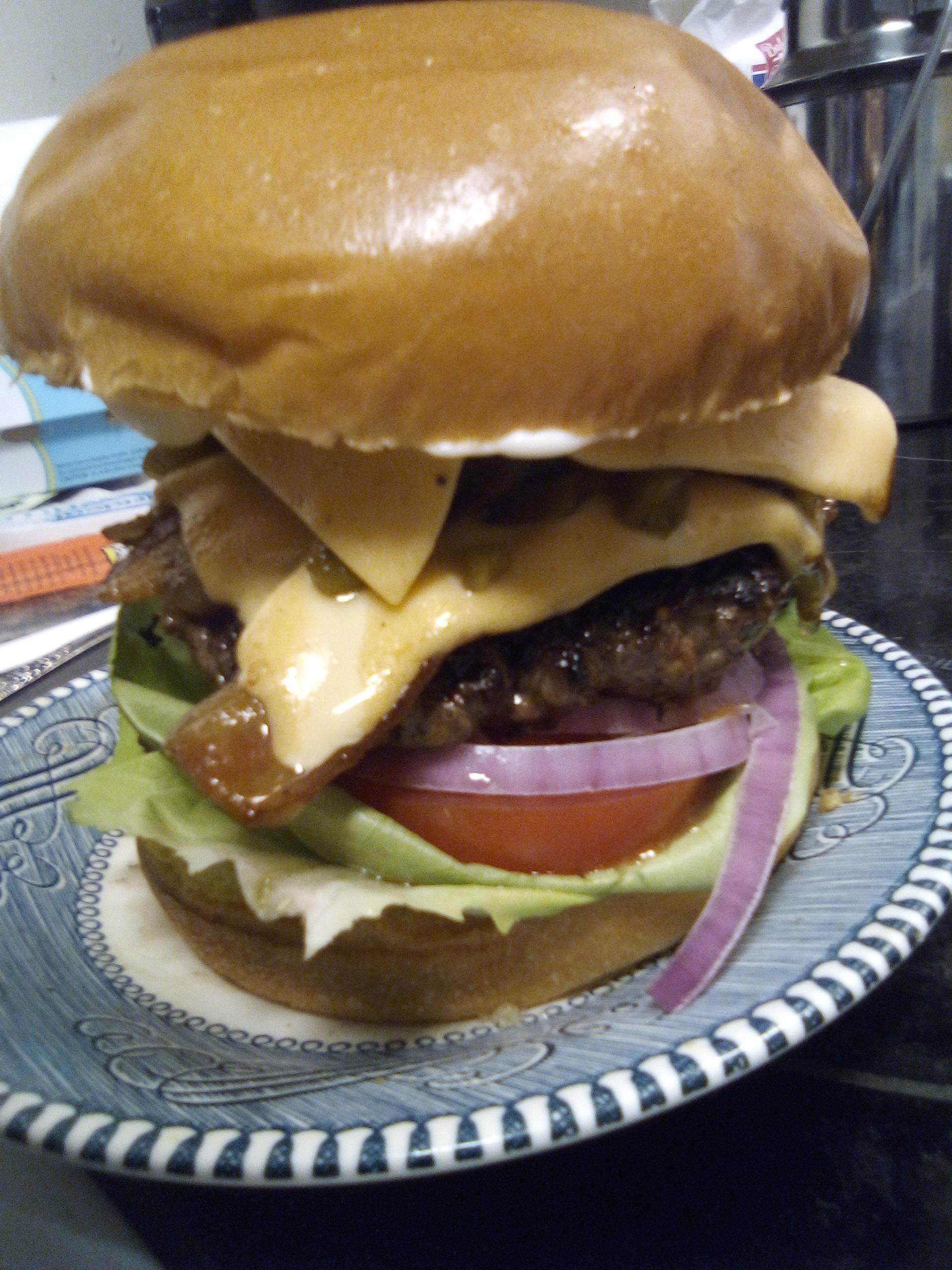 [Homemade] Bacon jalapeno mushroom burger r/food
