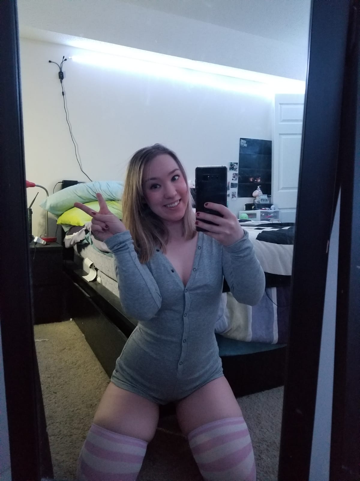 [28F] Welcome to the new year everyone! : selfie