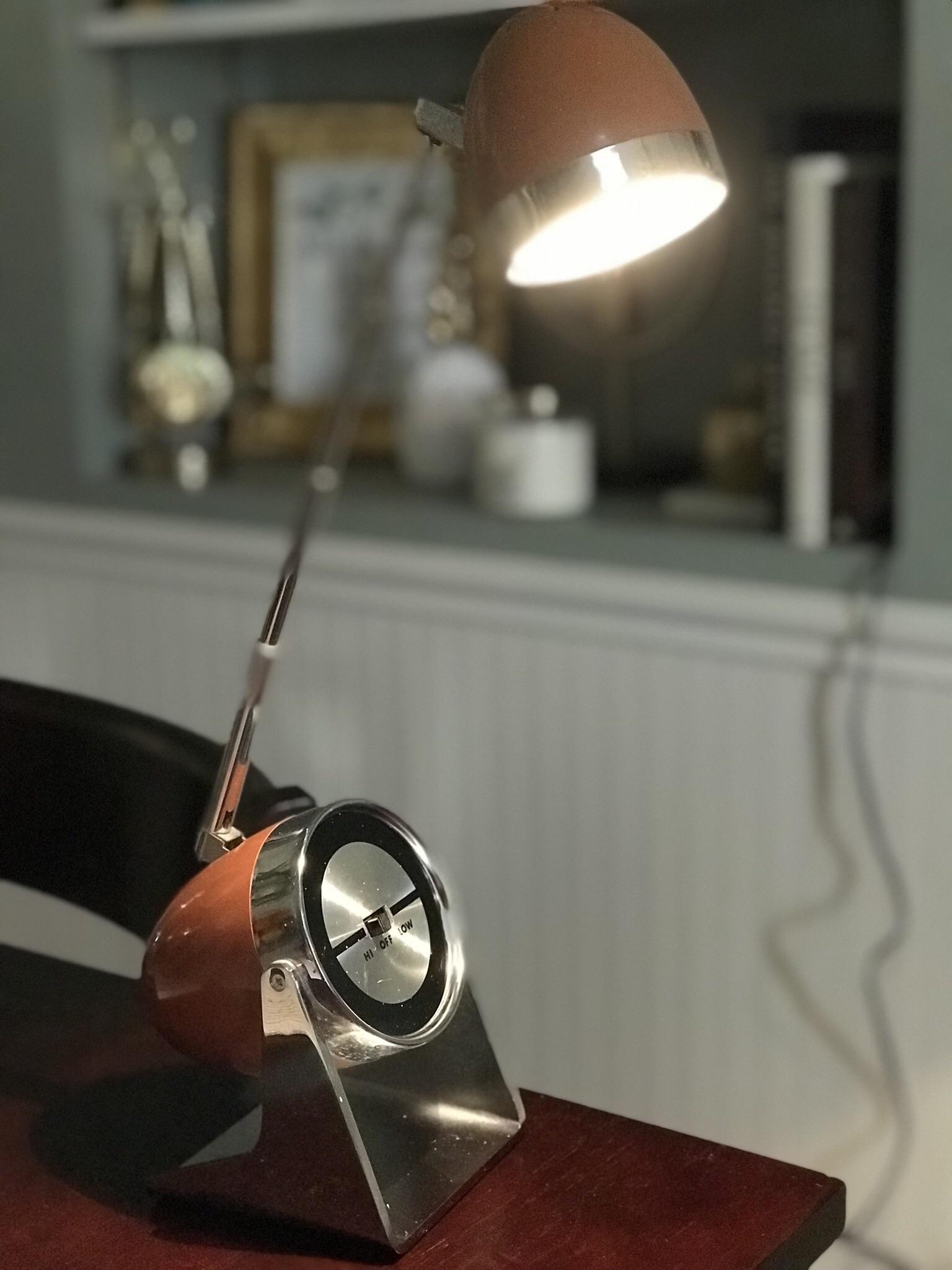 Vintage Hamilton Industries Desk Lamp for 4.99 at Goodwill. r