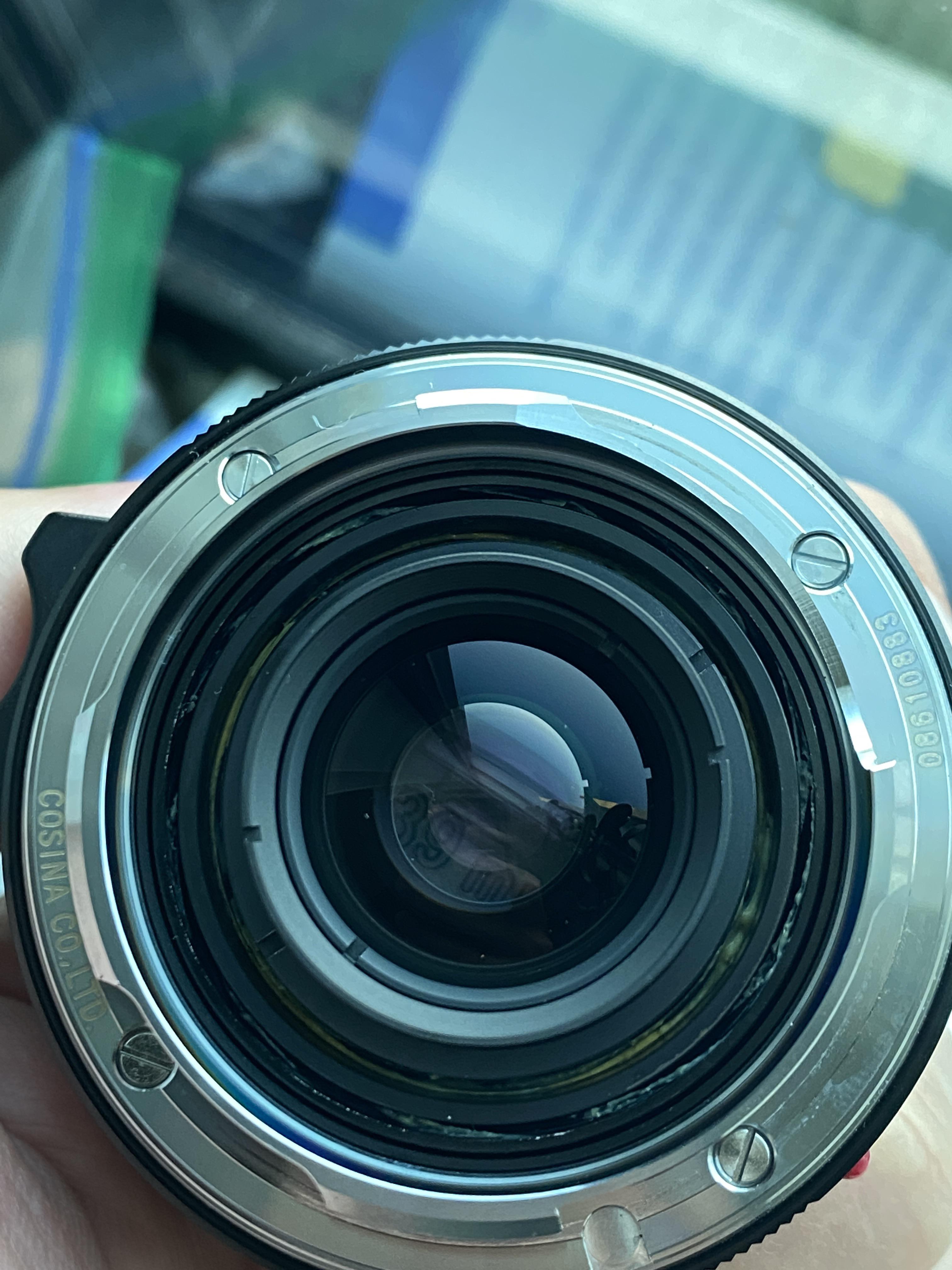 What’s this grease on the back of the Color Skopar 35/2.5 lens? r/Leica
