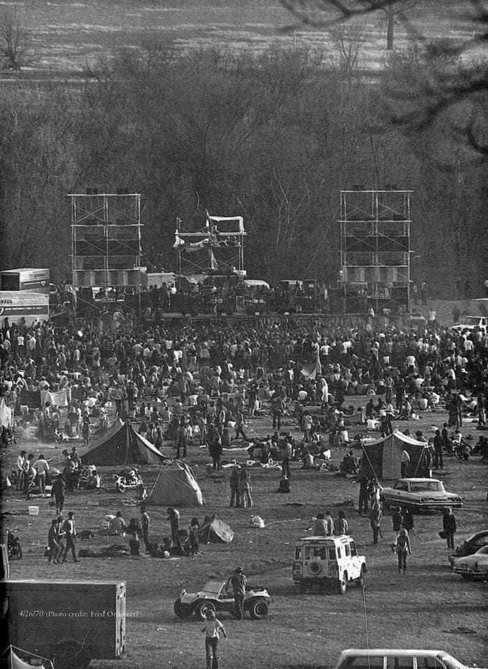 Photo of the day (4/26/70) York Farm, WI. r/gratefuldead