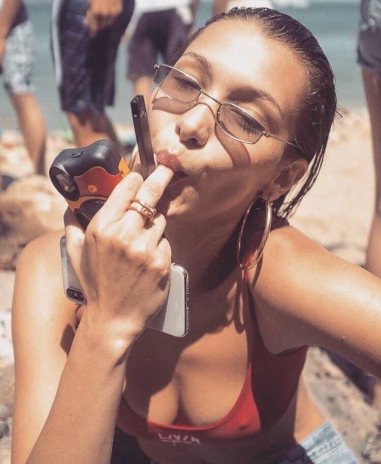 Juul queen : bellahadid