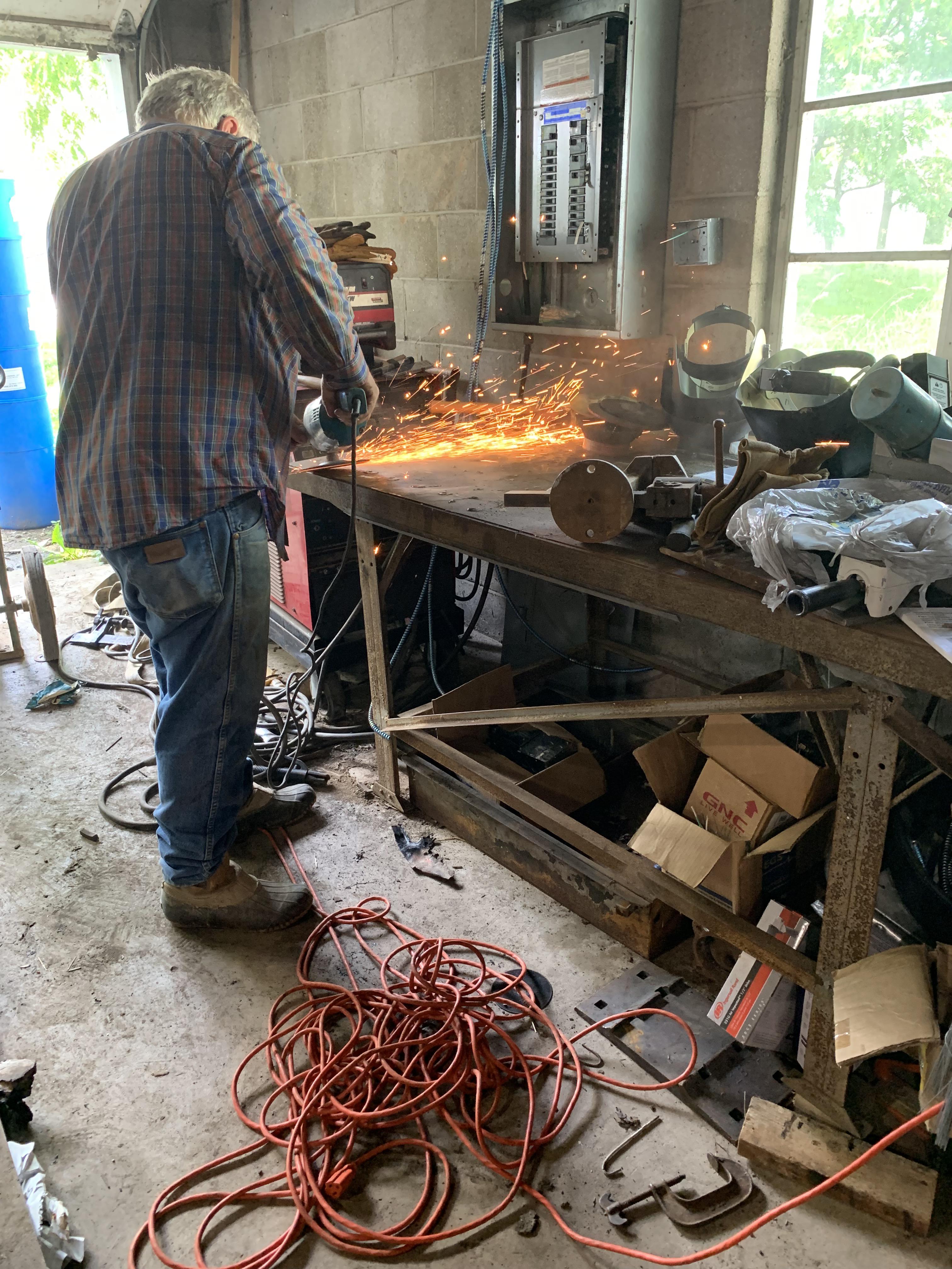 And we still wonder how our shops catch fire. r/Welding