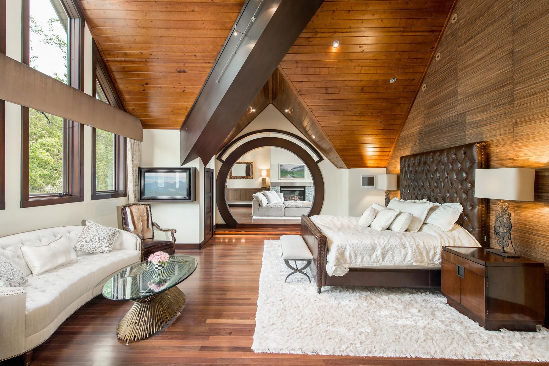 Master bedroom in an Evergreen, CO home [1800 x 1200] r/RoomPorn