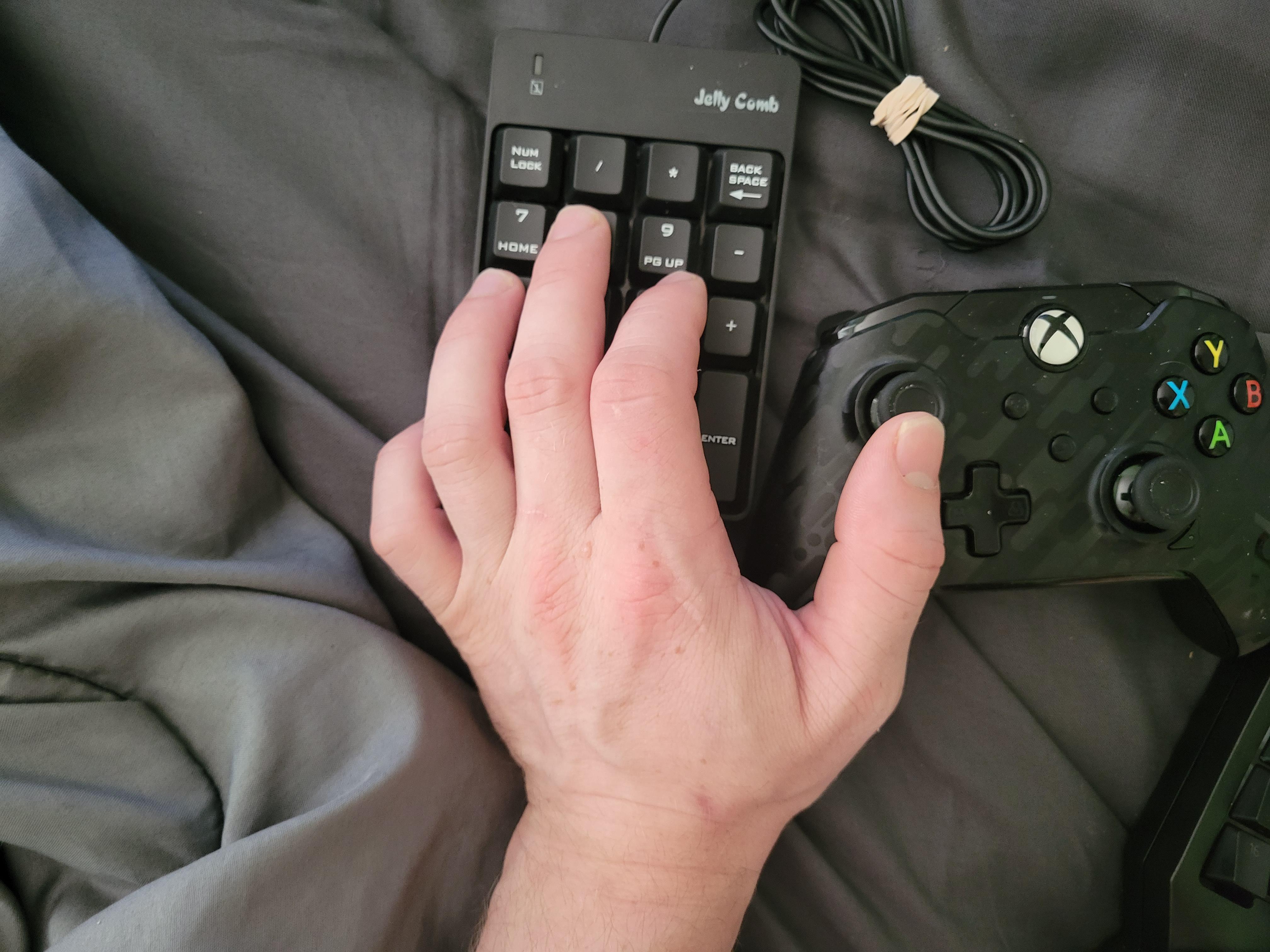 What PC software can I use to combine WASD and left joystick on an XB1