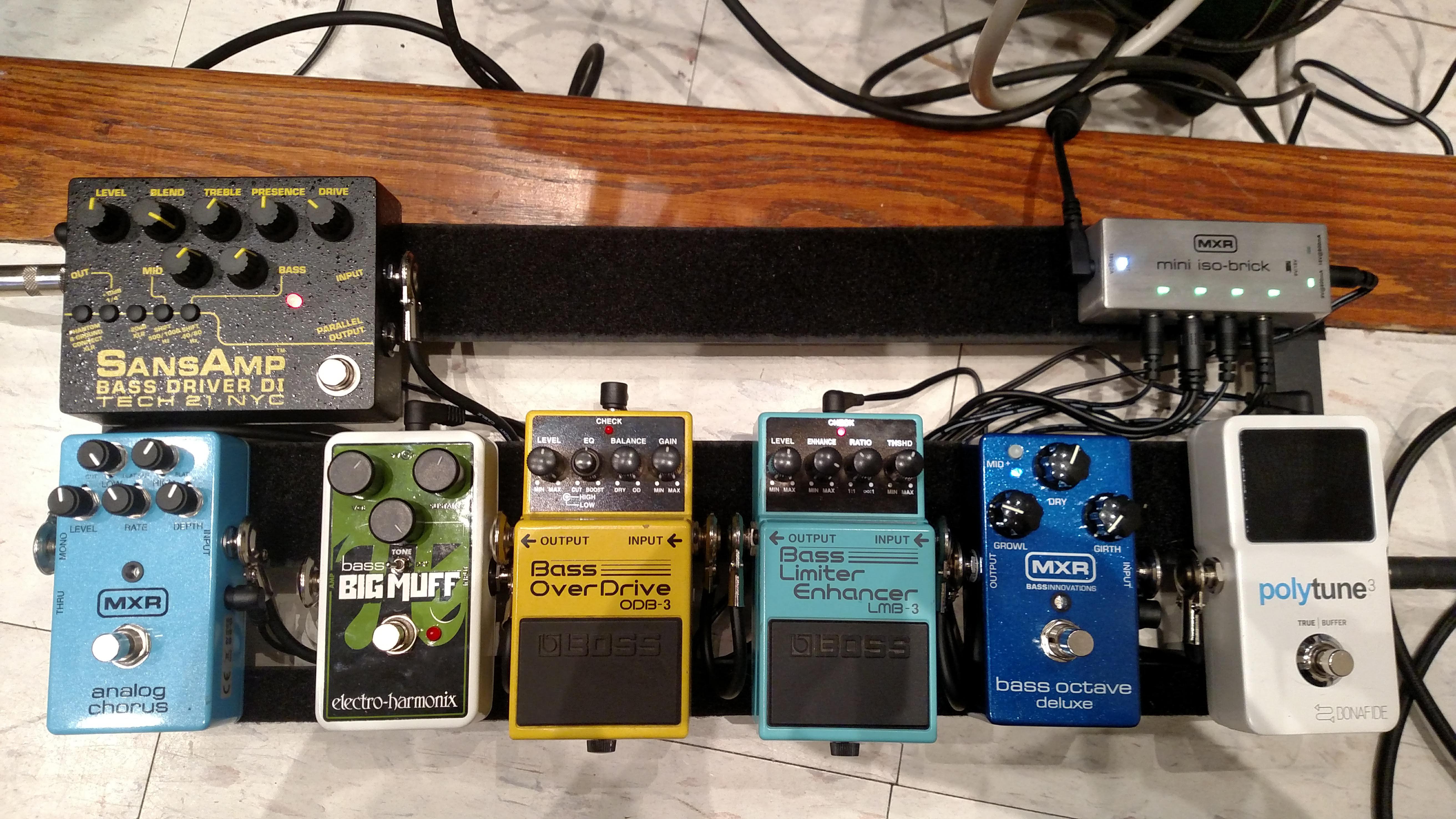 In May, I got two pedals for my birthday. And now..... (Signal chain in