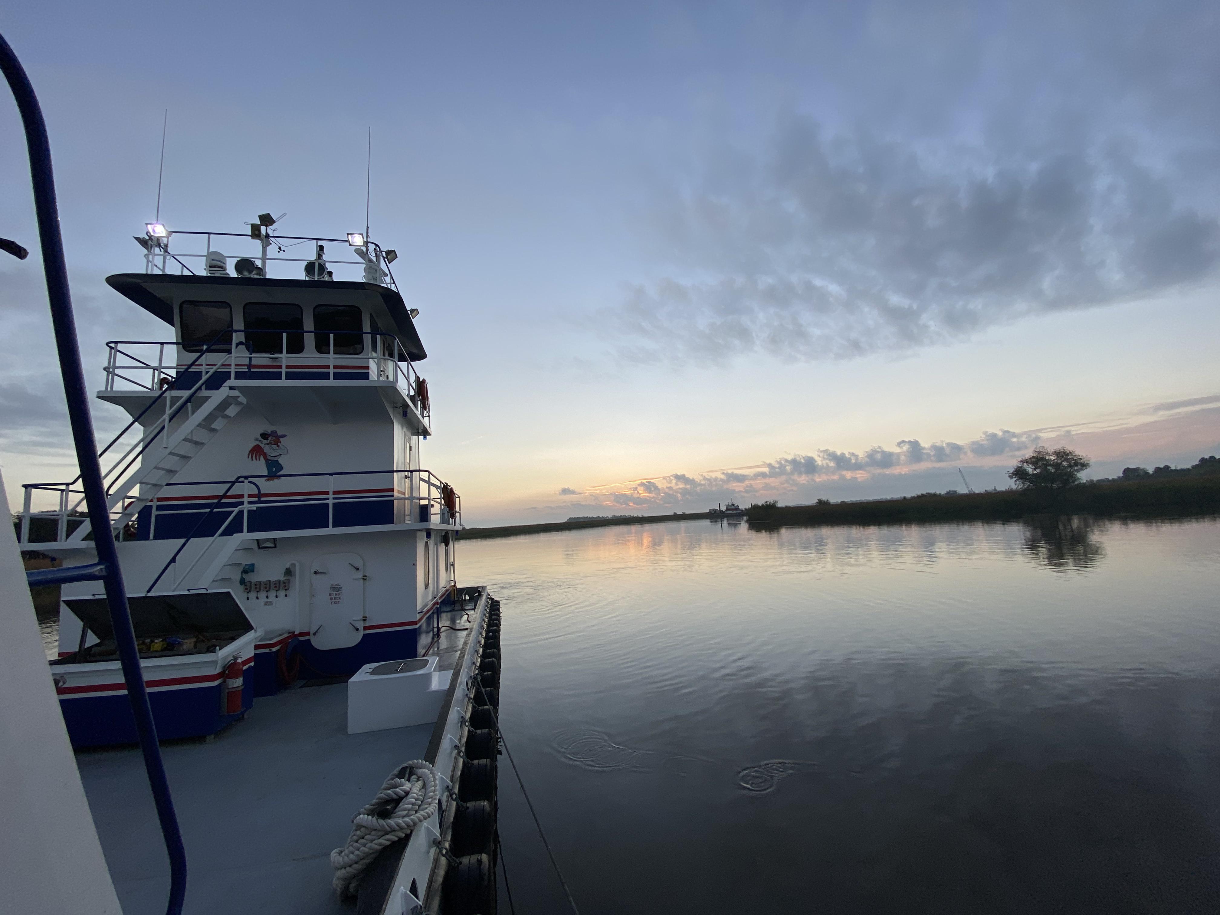 Sunrise on the JAX in Dulac, Louisiana r/tuglife