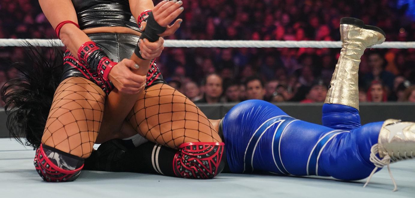 Monday Night Raw 11/25/19 Queen vs Empress Page 23