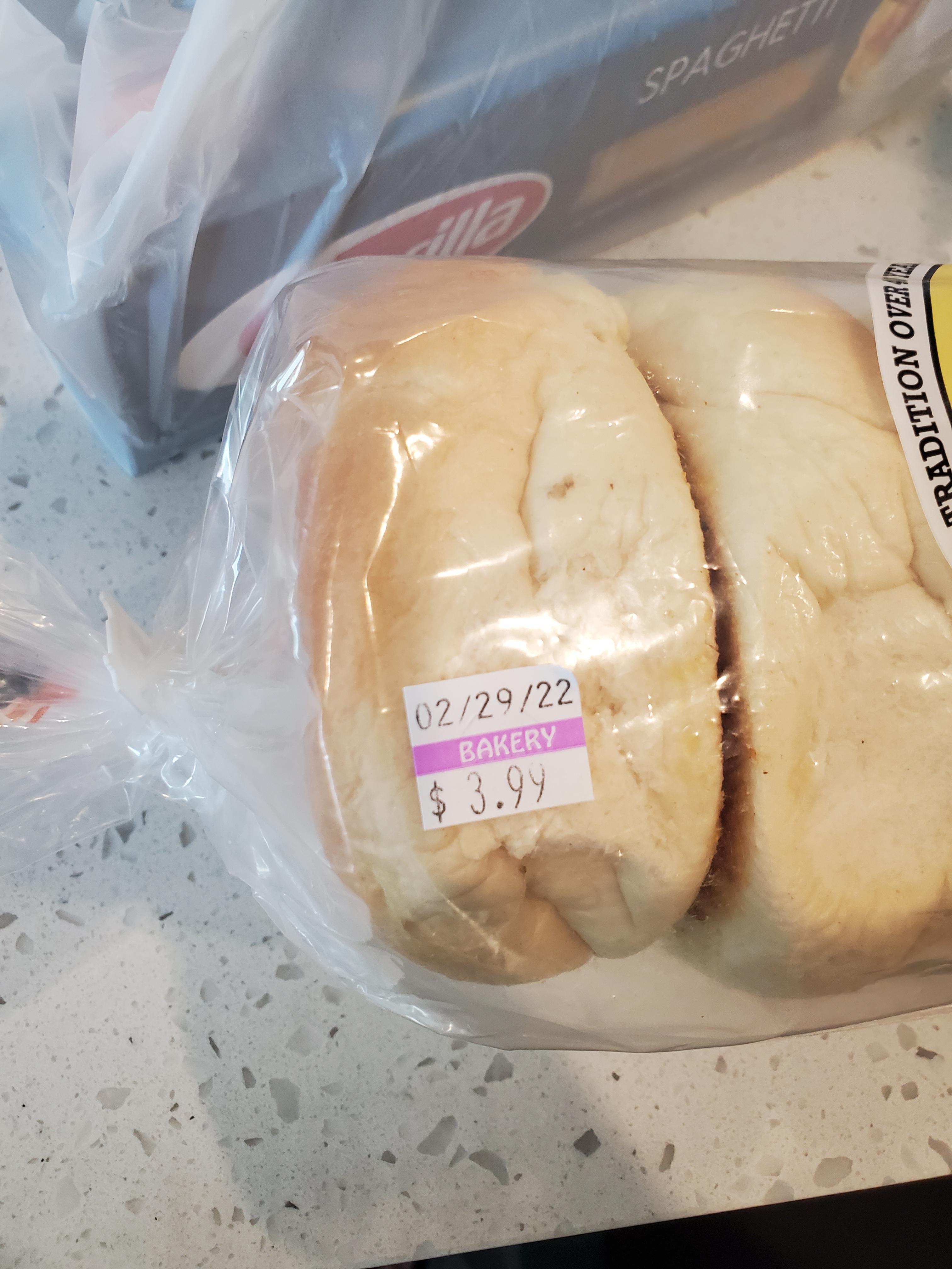 The expiration date on these bagels does not exist mildlyinteresting