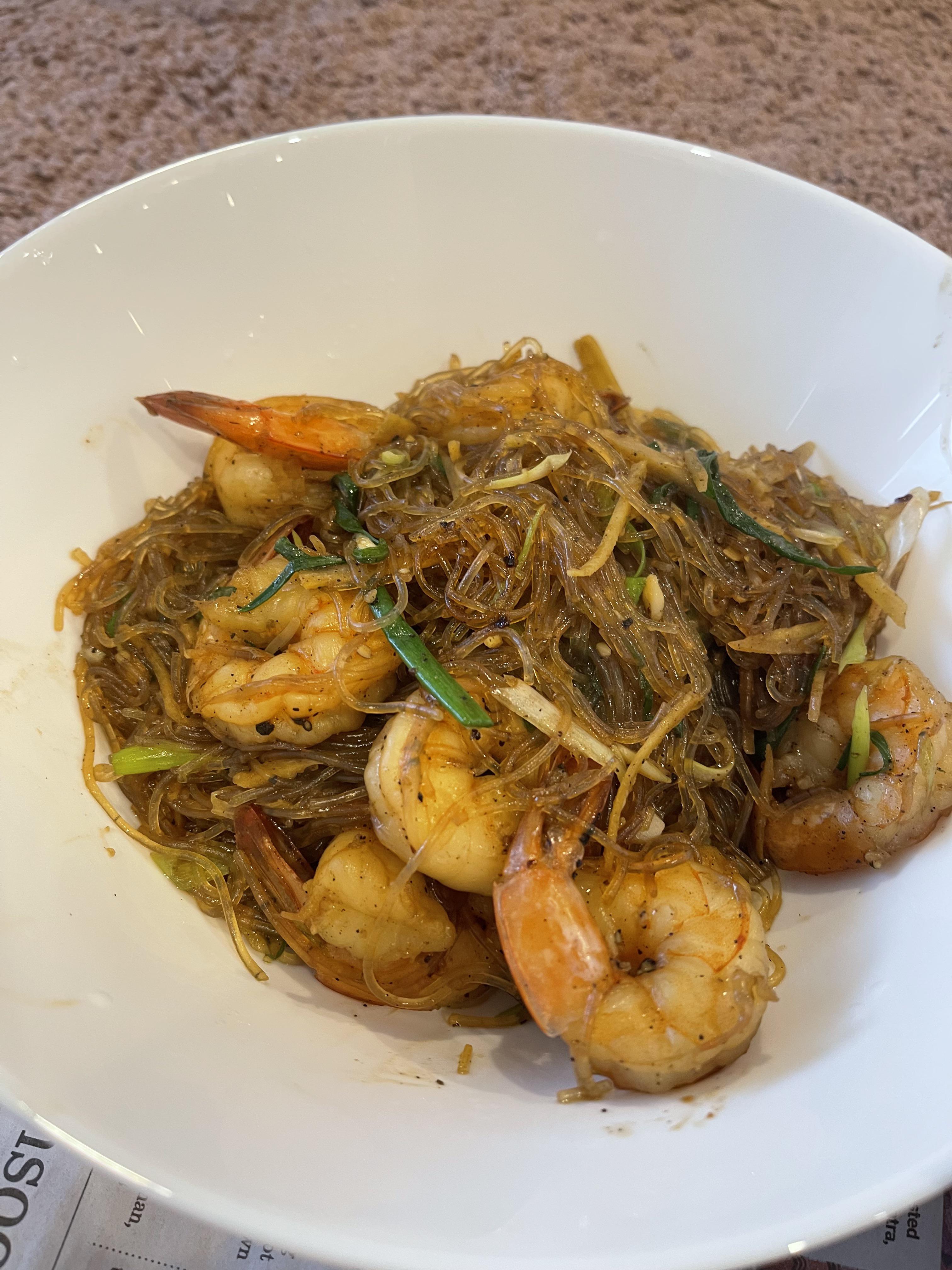 [Homemade] Goong Ob Woonsen (Casseroled Thai vermicelli with prawns