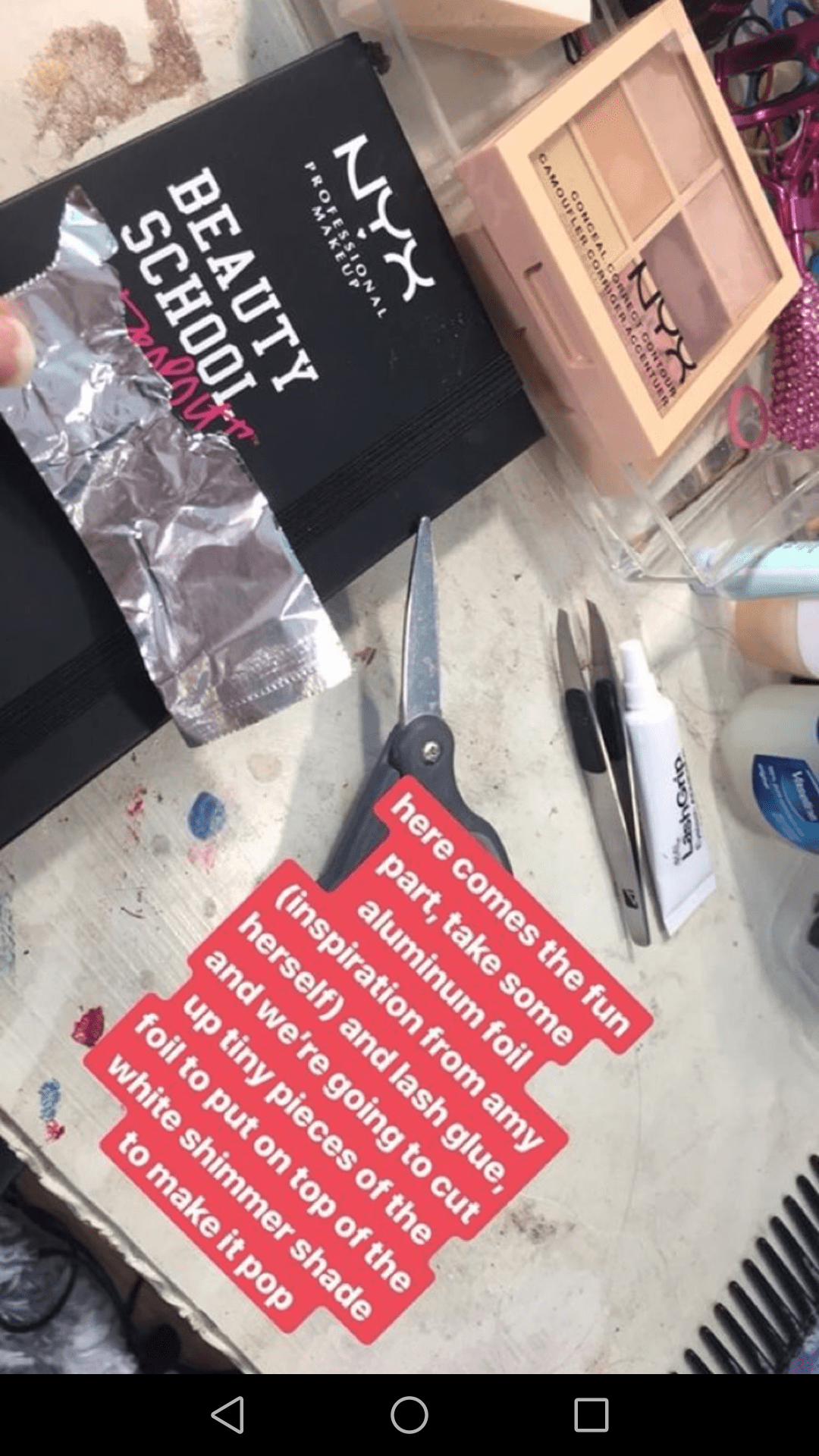 People are now using Aluminium foil for their eye makeup? r