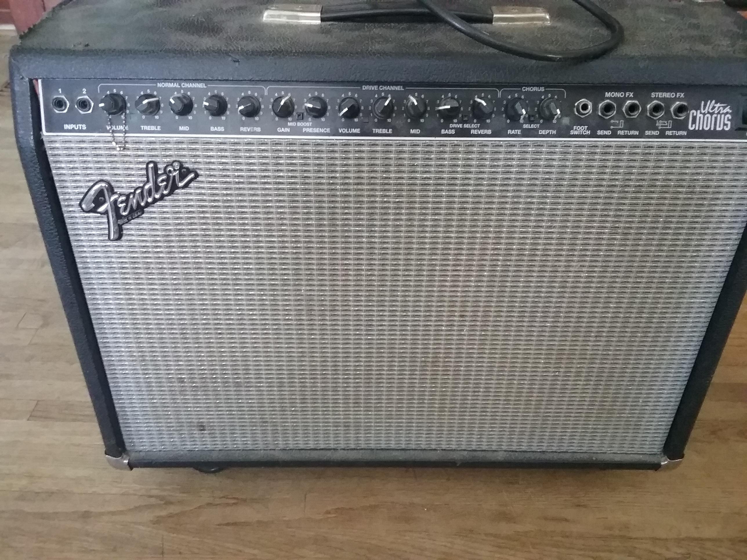 Just picked up this Fender Chorus Ultra amp for 25! I need some help