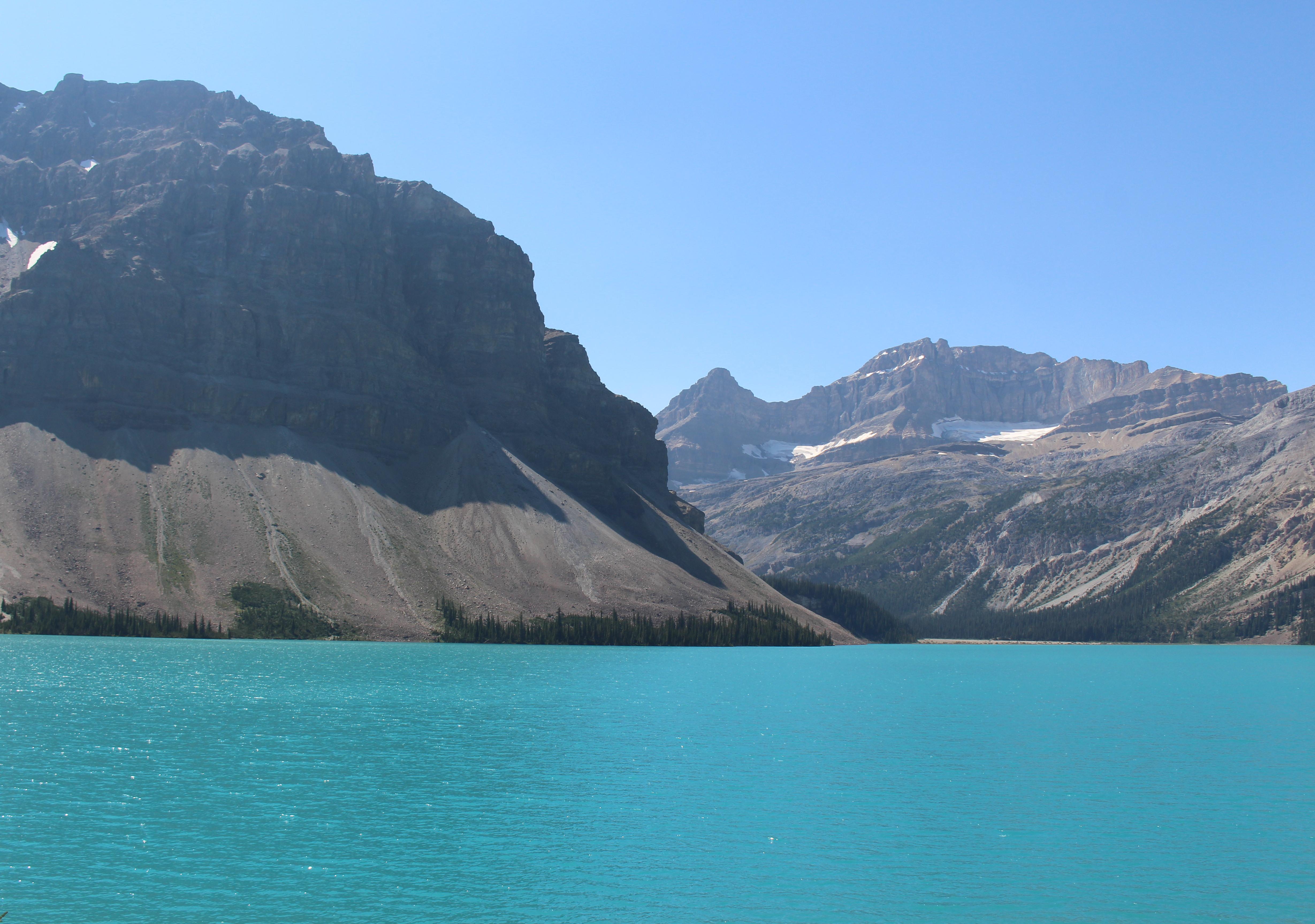 Bow Lake Alberta, Canada in August [OC] [4915 X 3456] r/EarthPorn