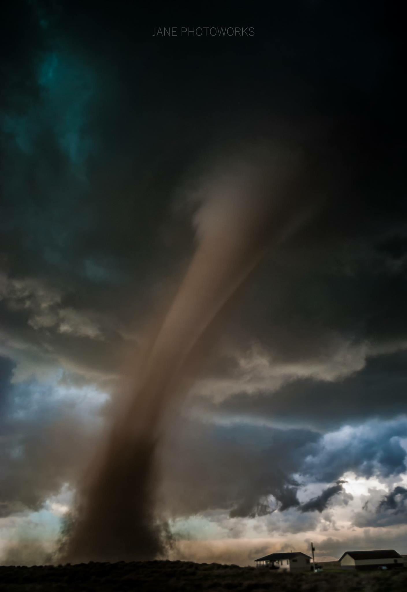 Wray, Colorado. May 7 2016. [OC] r/tornado