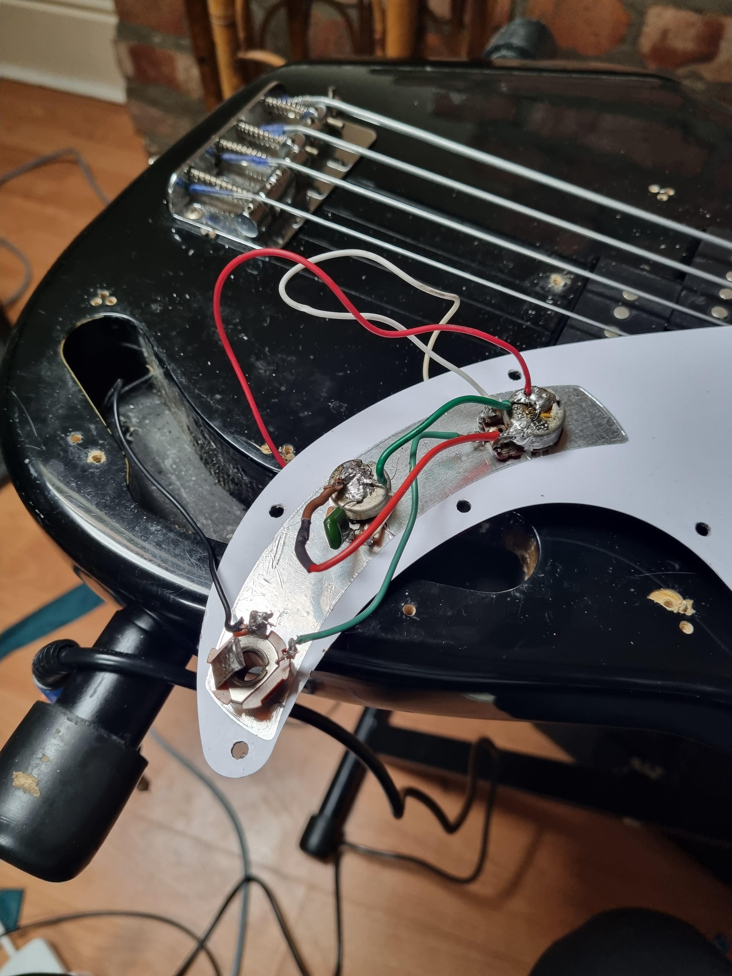 How Do Bass Guitar Electronics Work INS.