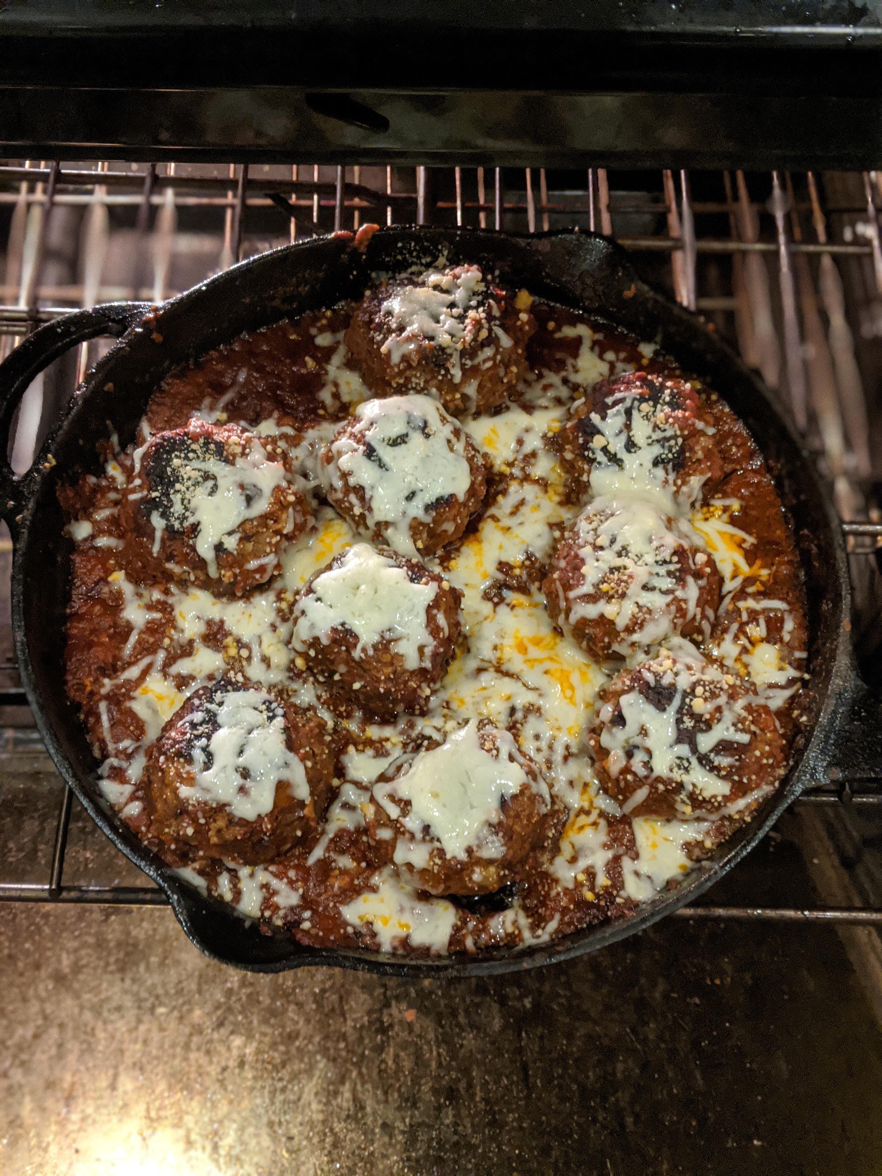 Cast iron meatballs r/FoodPorn
