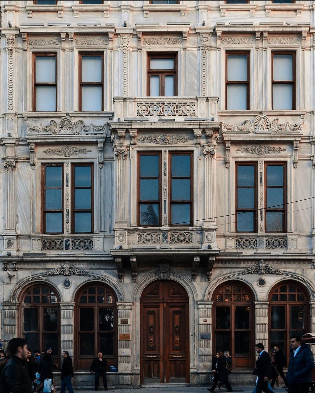Beyoğlu, İstanbul, Turkey r/ArchitecturalRevival