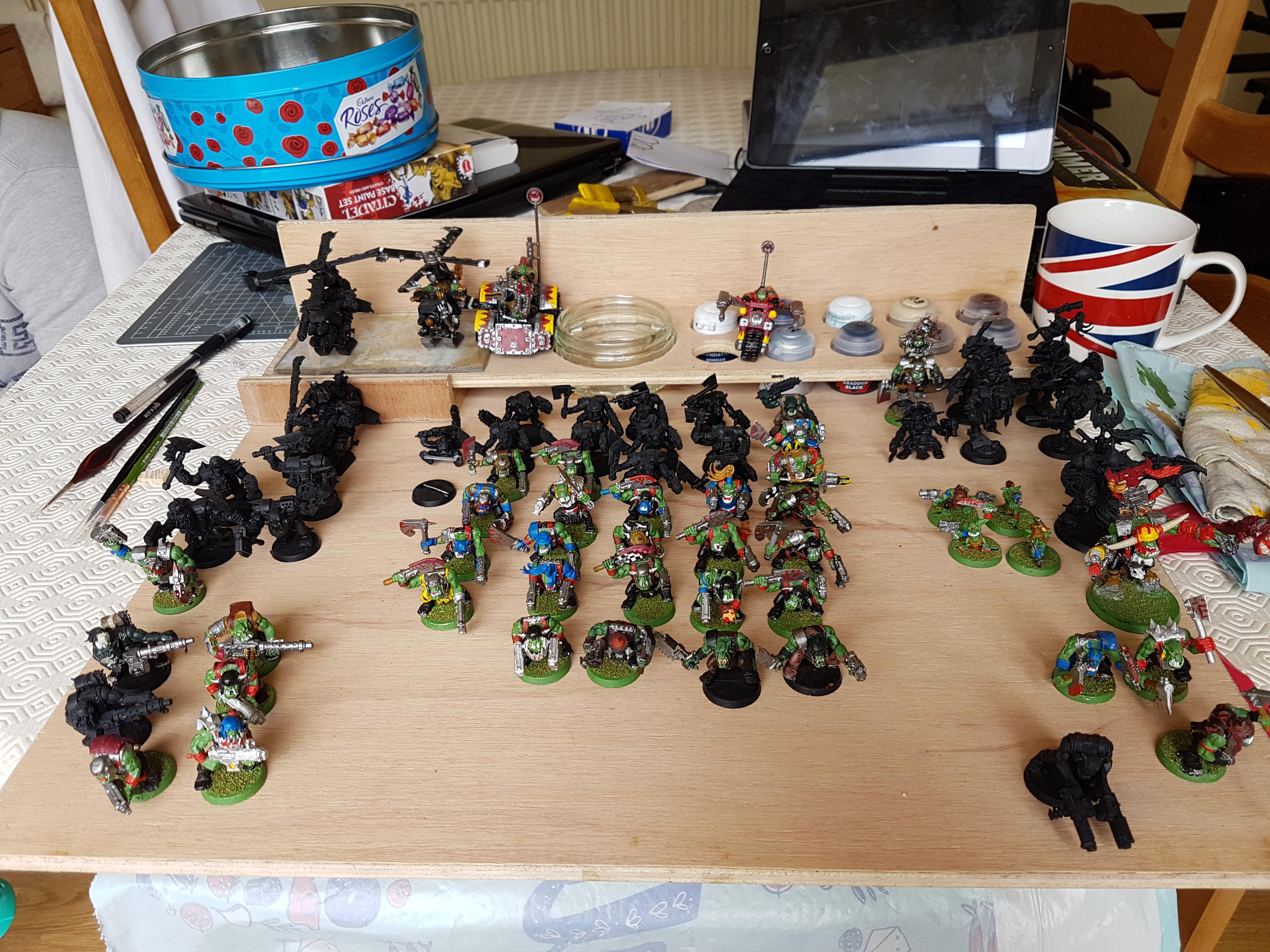 My home made paint station for my acquired ork army r/Warhammer40k