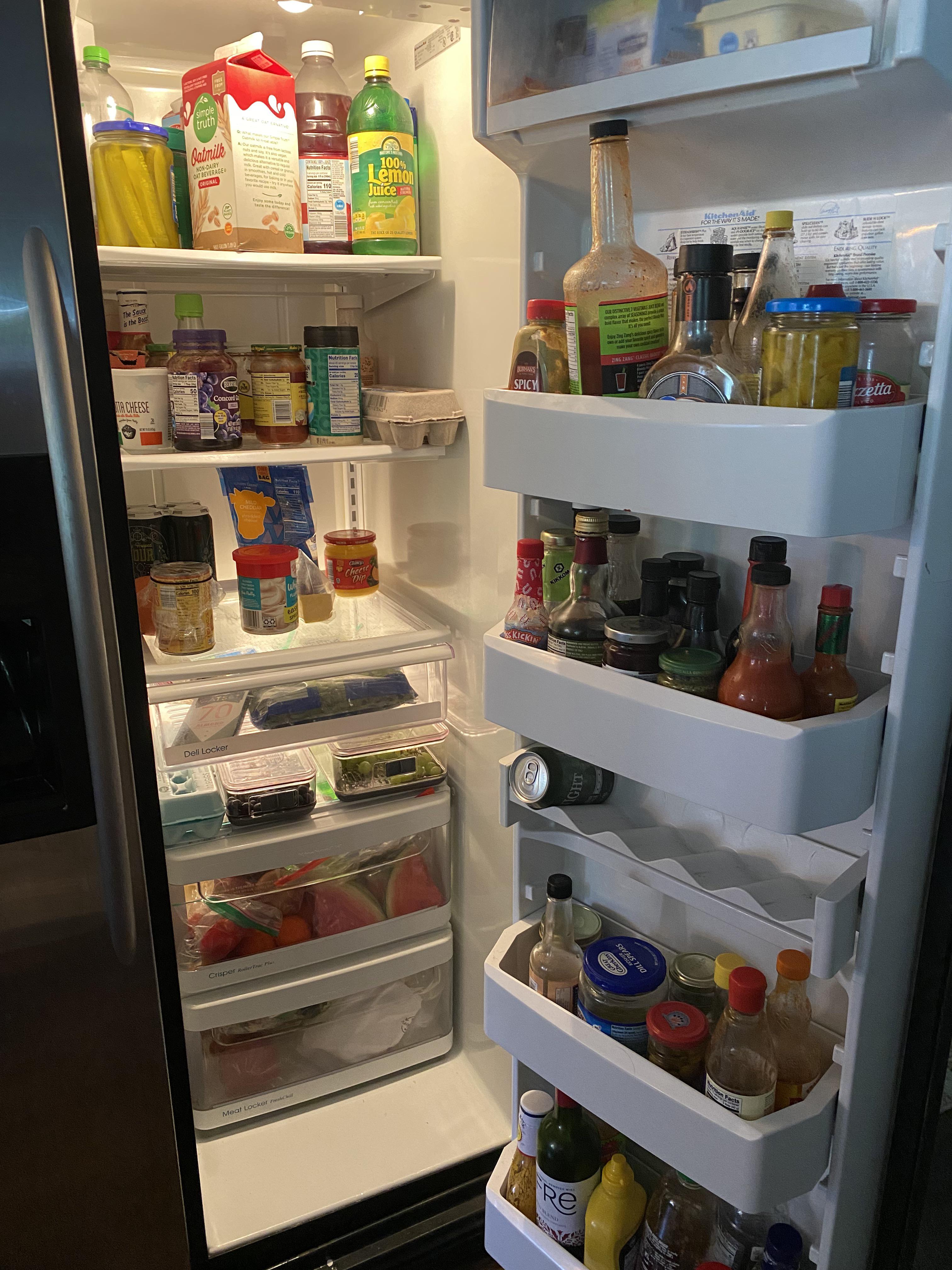 Who am I fridge detectives? r/FridgeDetective
