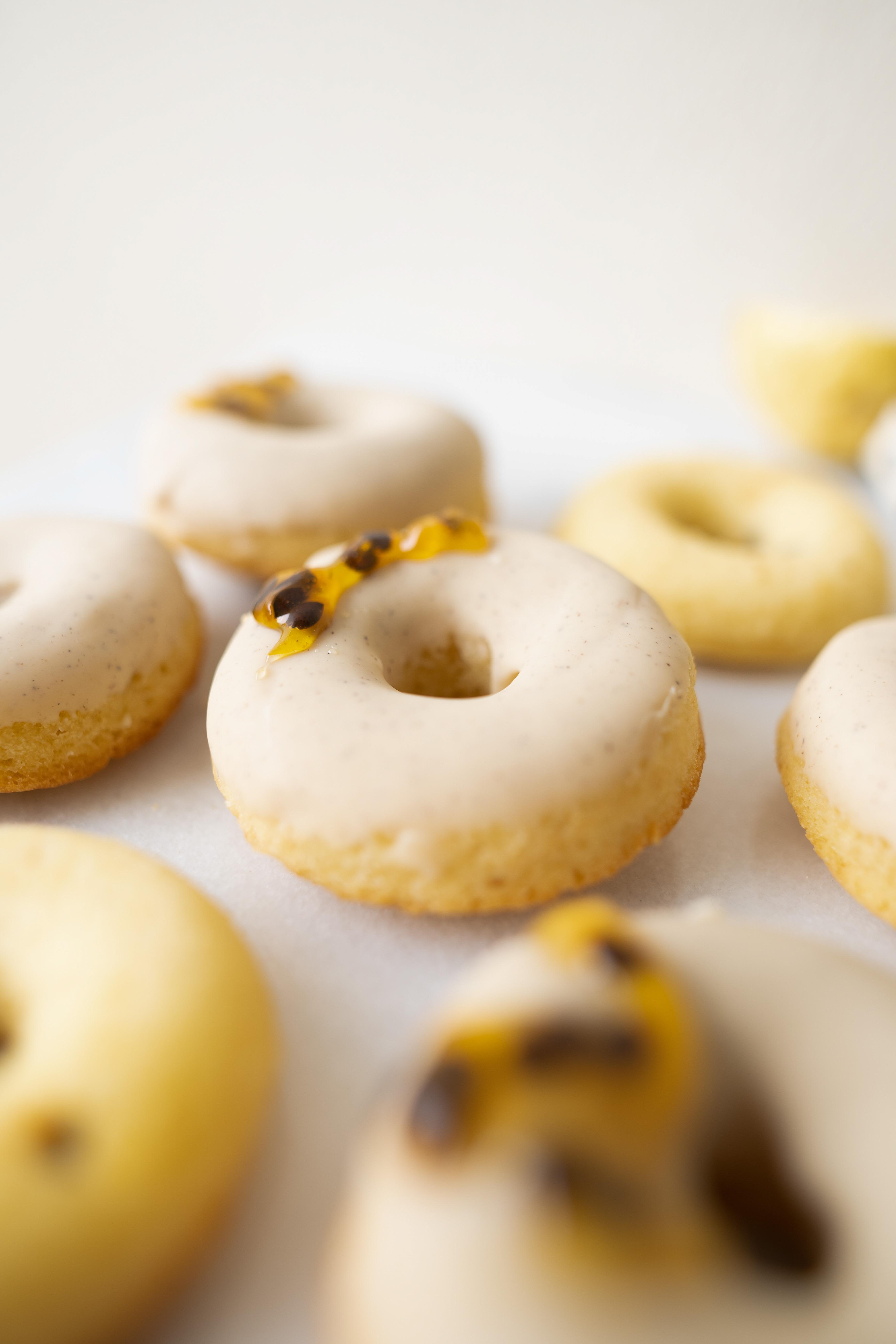 VEGAN WHITE CHOC PASSIONFRUIT DONUTS r/veganrecipes