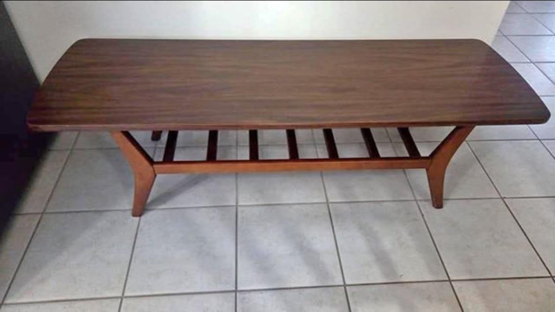 I can’t decide if I like this coffee table? Local buy and sell group