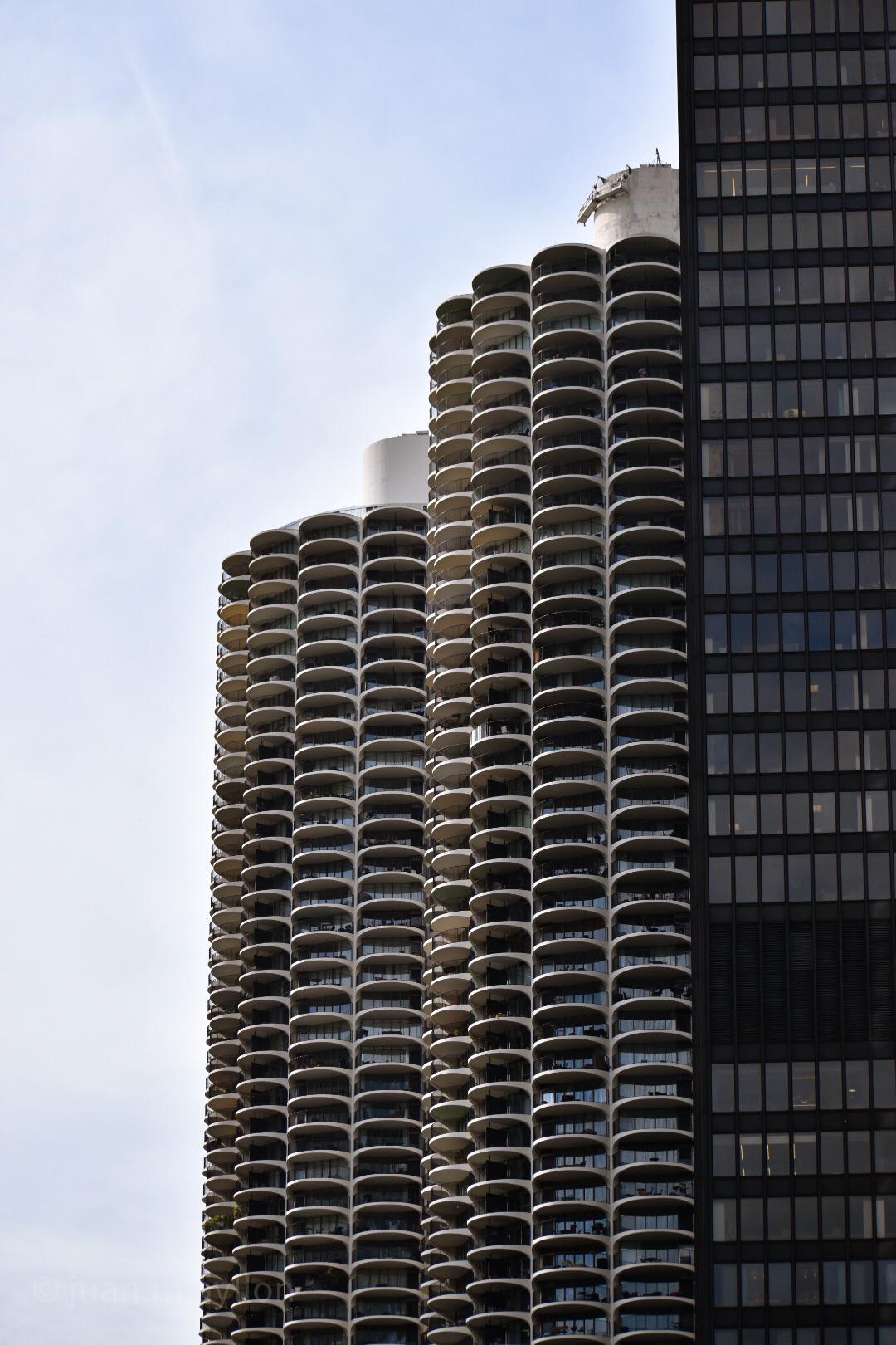 Marina City, Chicago, IL designed by Bertrand Goldberg r/architecture