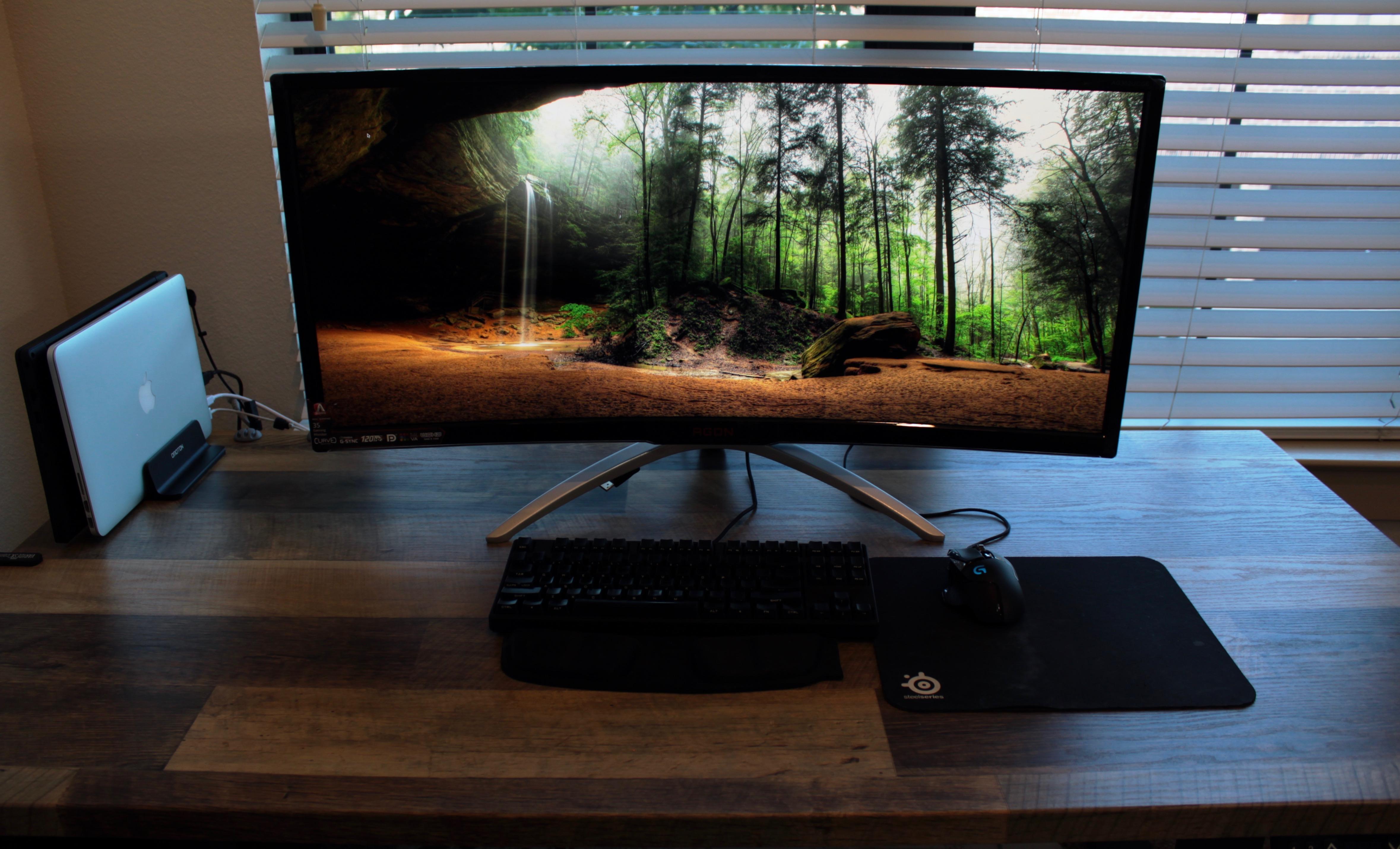 Wood desk, ultrawide monitor r/Battletops