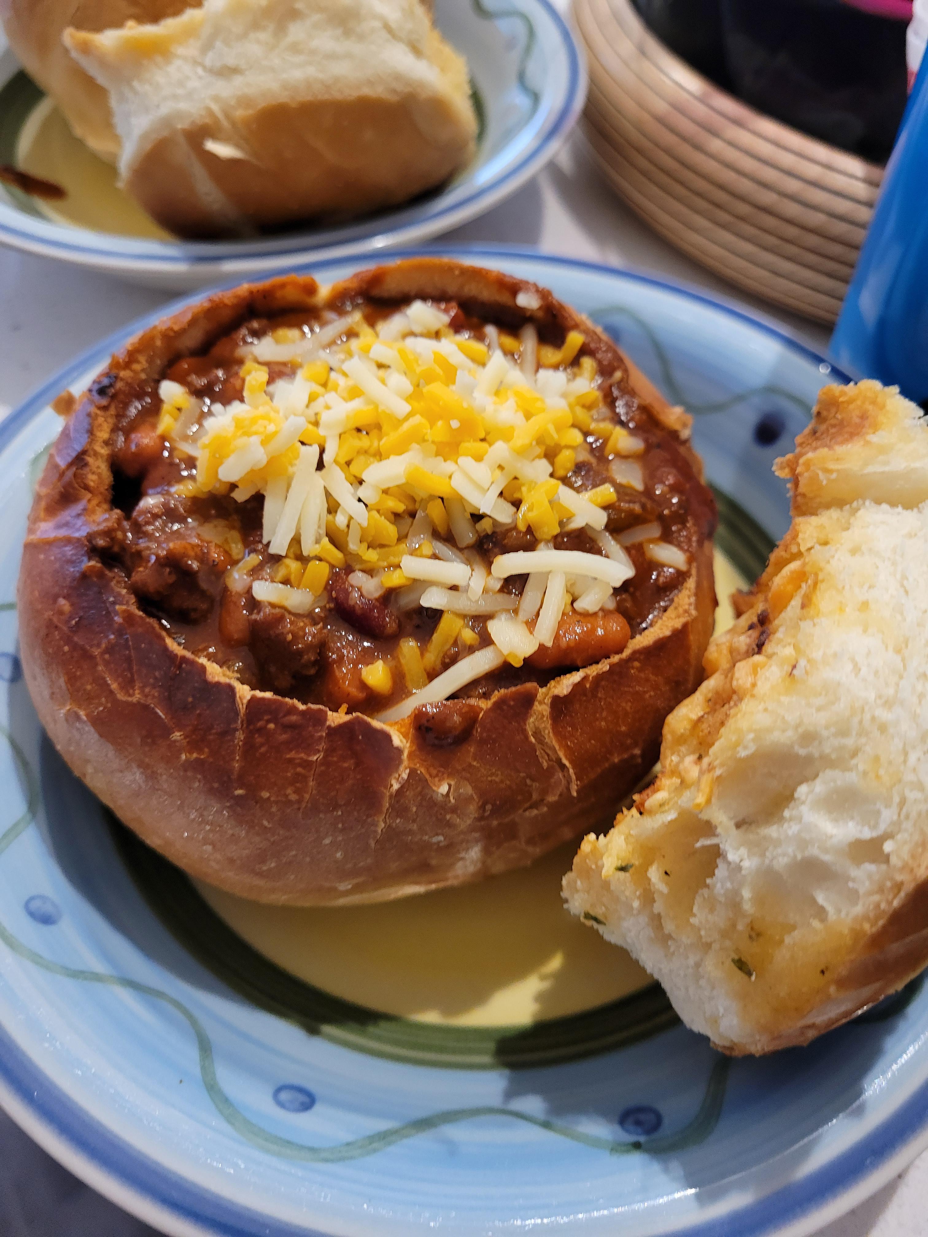 [Homemade] chili in a bread bowl r/food