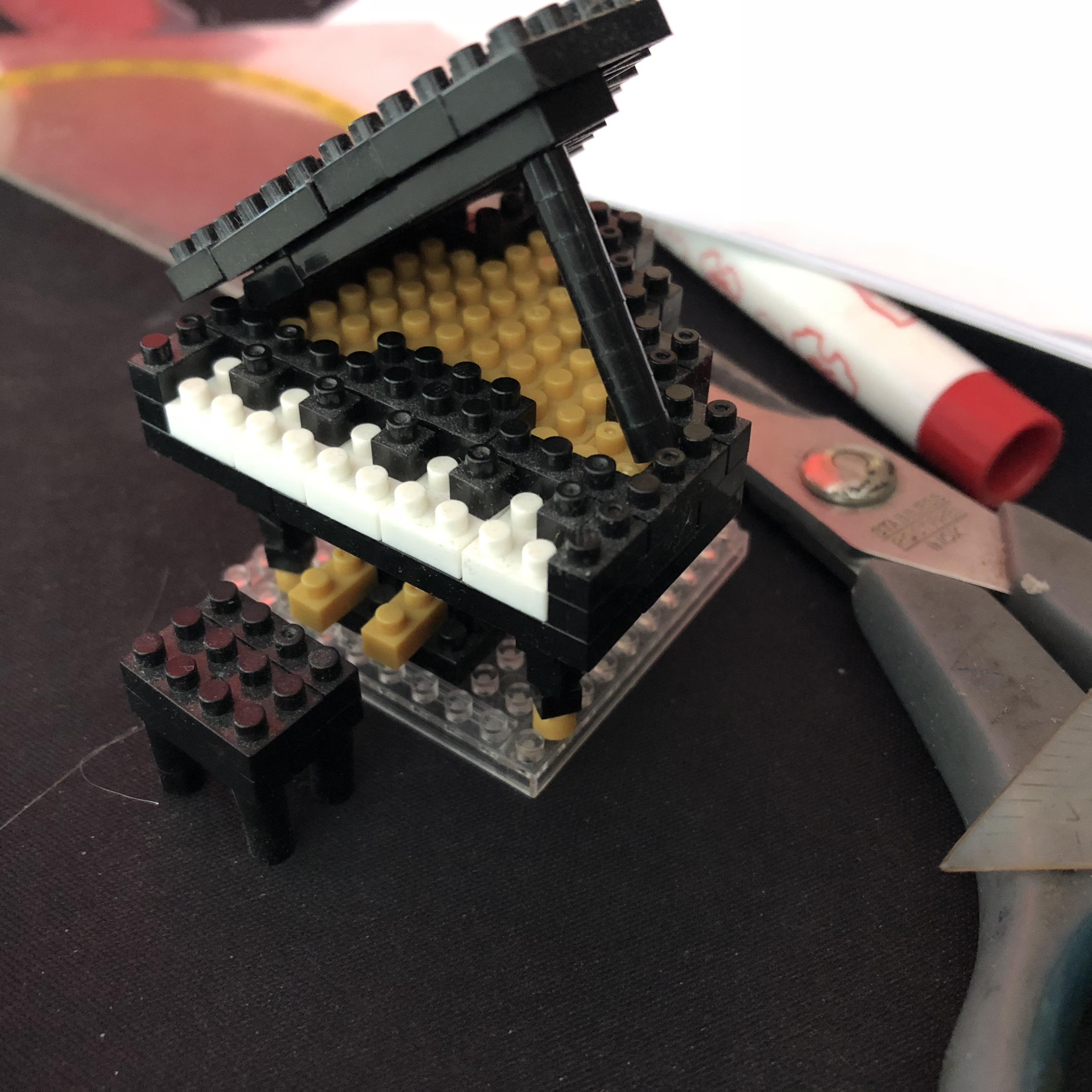 This piano made out of mini legos. r/mildlyinteresting