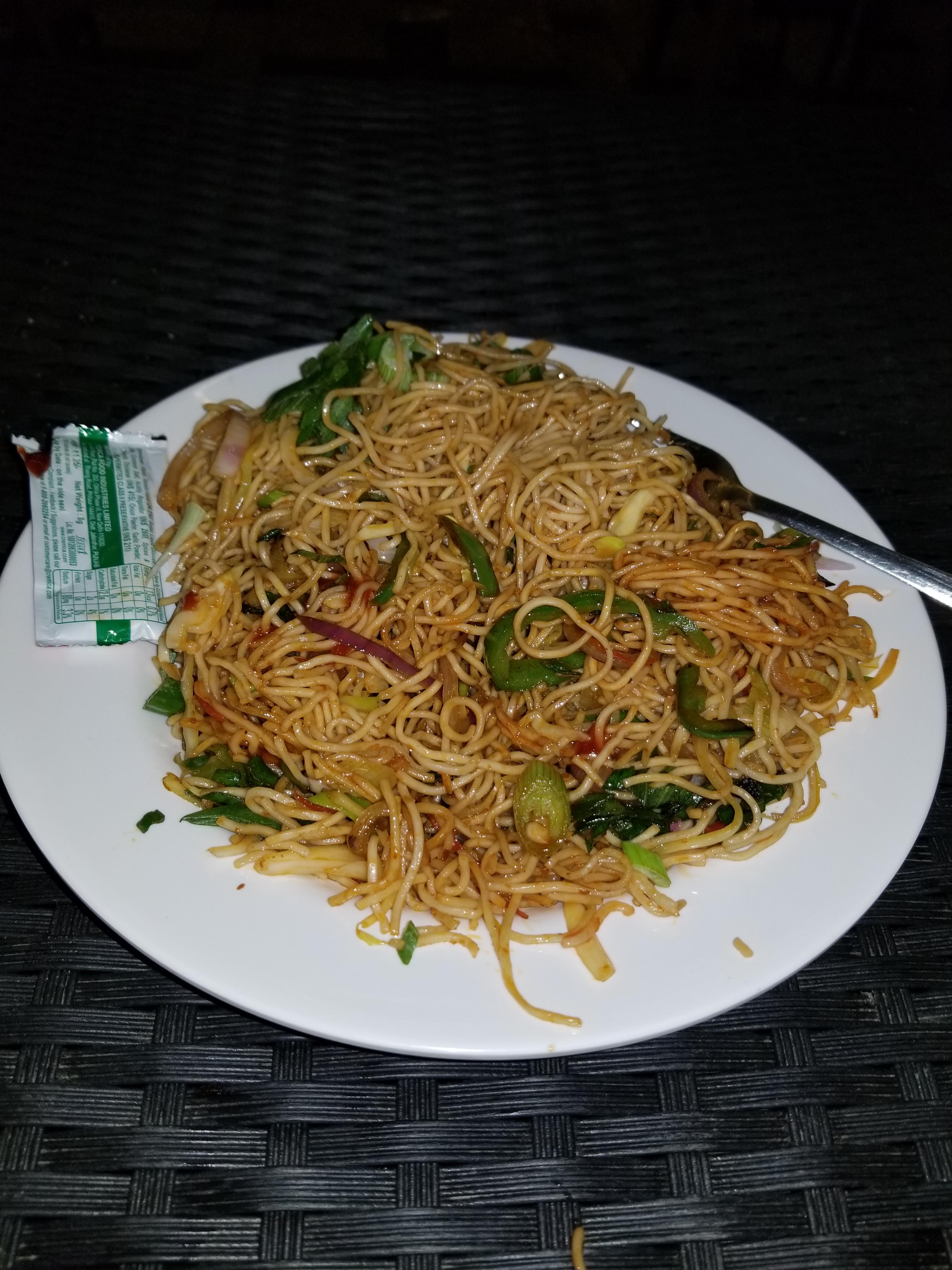 [Homemade] Indian style Chilli Garlic noodles. r/food