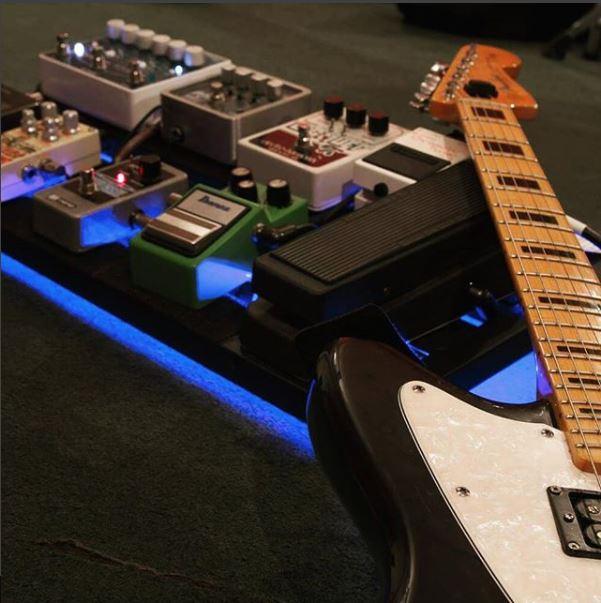 My early pedalboard. LED lit and everything. LOL. r/guitarpedals