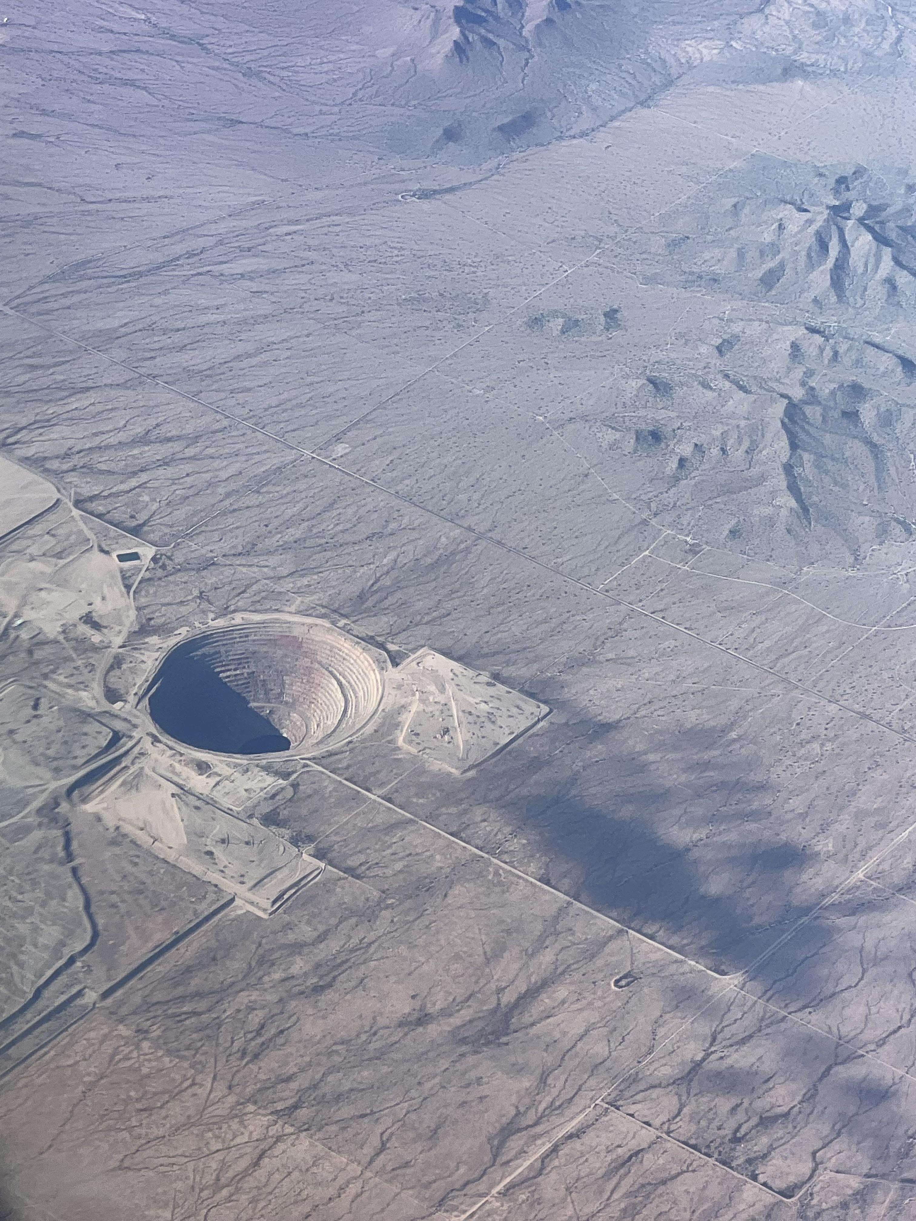 Massive mystery hole?? Aunt saw this flying over Arizona geolocation