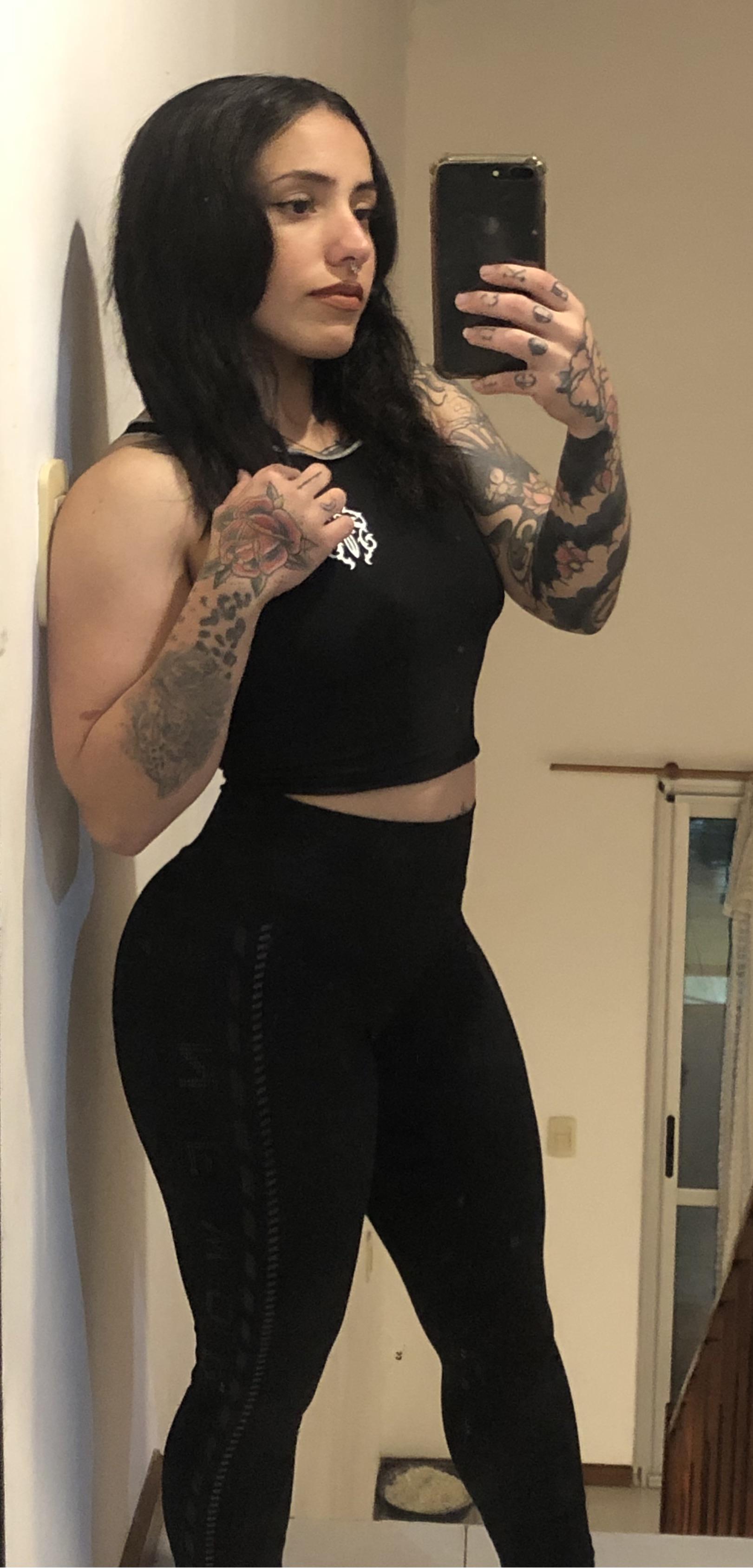 Muscle mommy : MuscleWorship