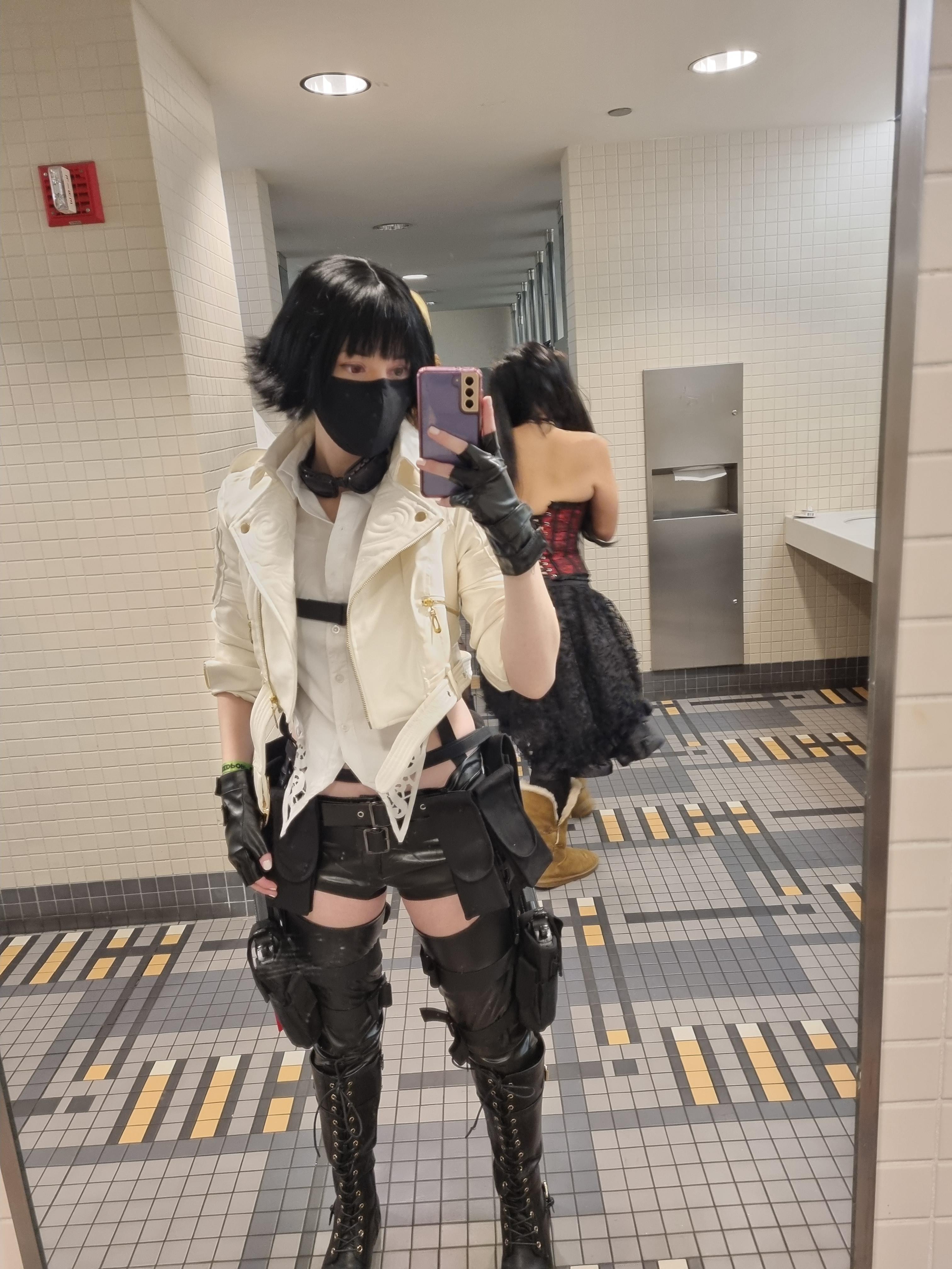 Lady DMC V Cosplay (OC) : DevilMayCry