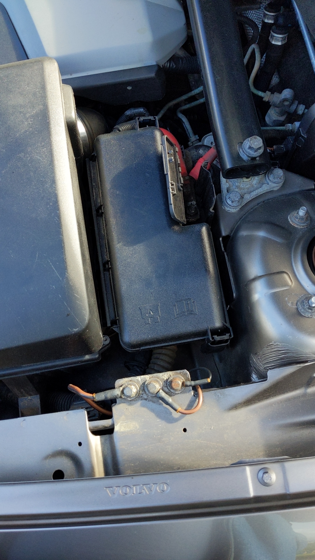 no black terminal to jump start another car. xc90 2010 r/DIYUK