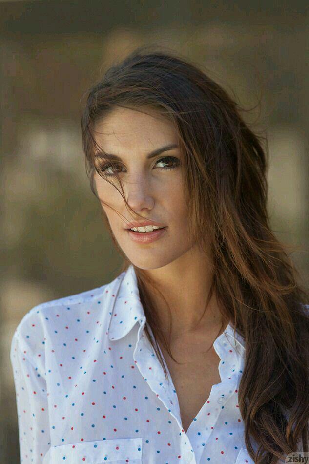 August Ames – Sexy Modelos Famosas