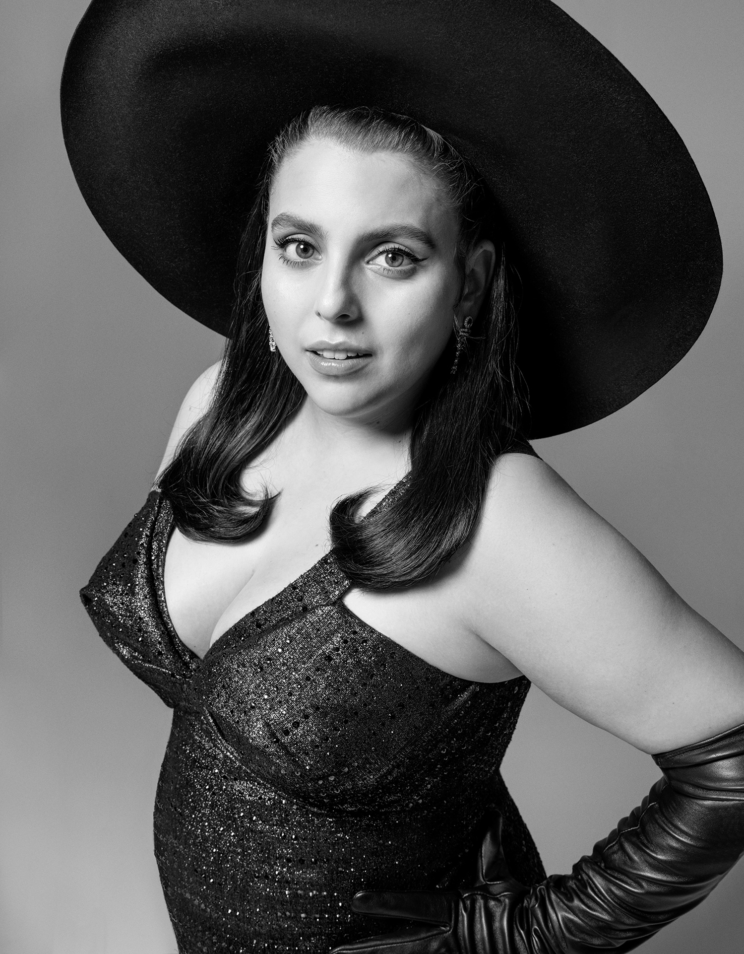 Beanie Feldstein [1500x1922] : Celebswithbigtits