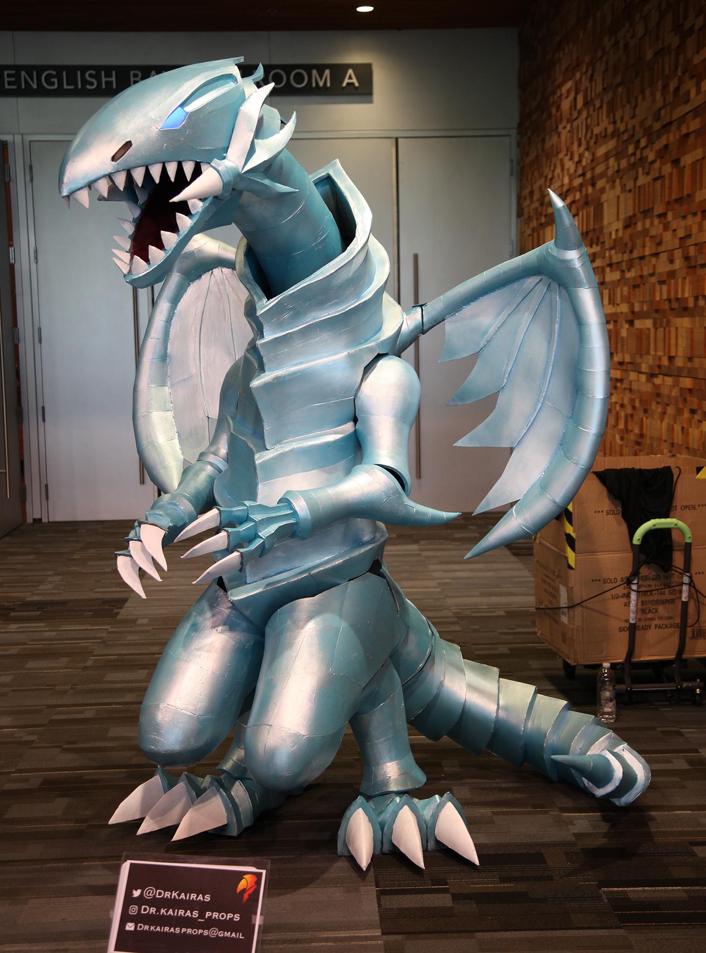 Blue eyes white dragon cosplay finished and in action at Anime revolution 2019 r/yugioh