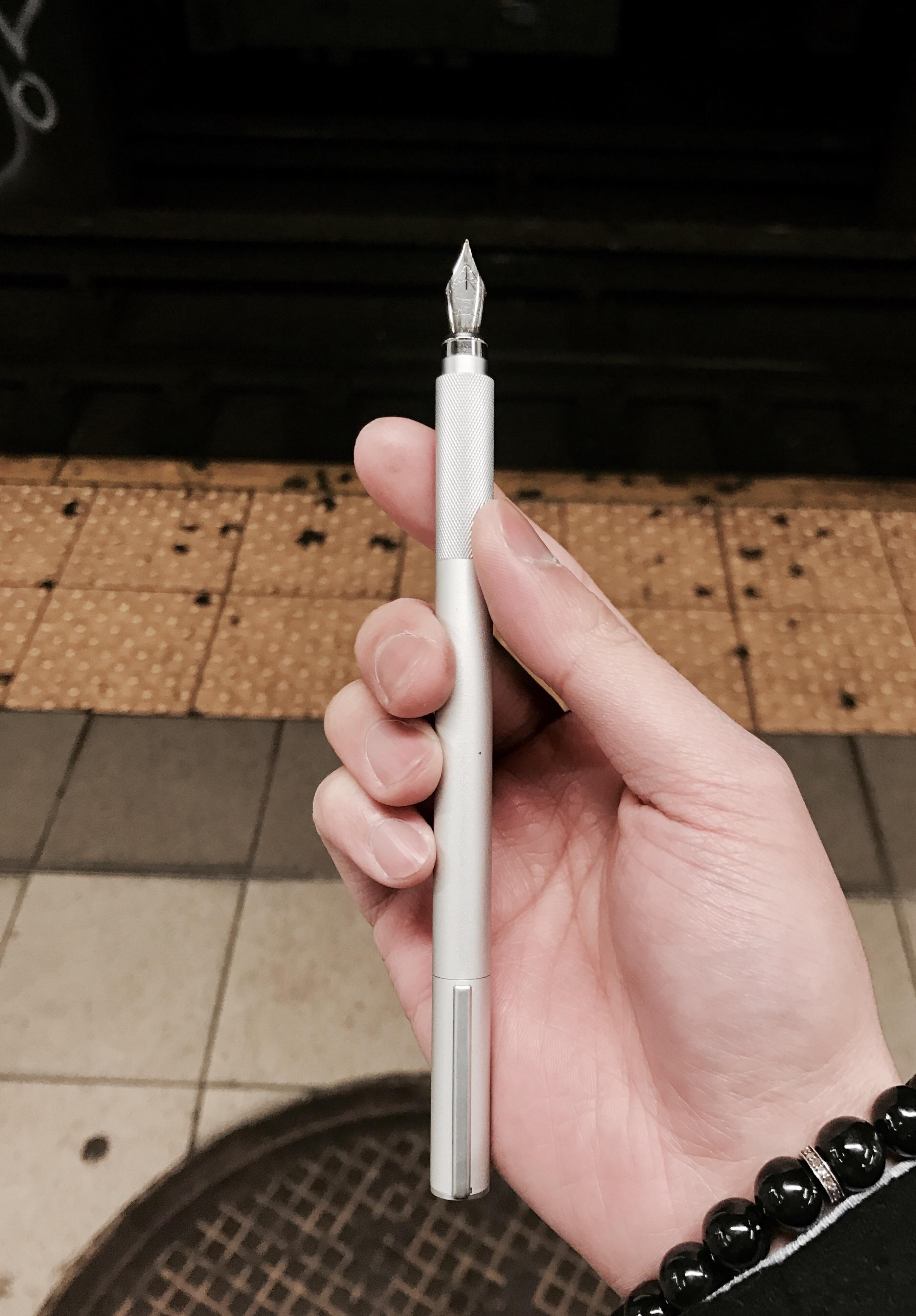 NPD Muji "Aluminium" Fountain Pen w/ Pelikan Converter ) r/fountainpens